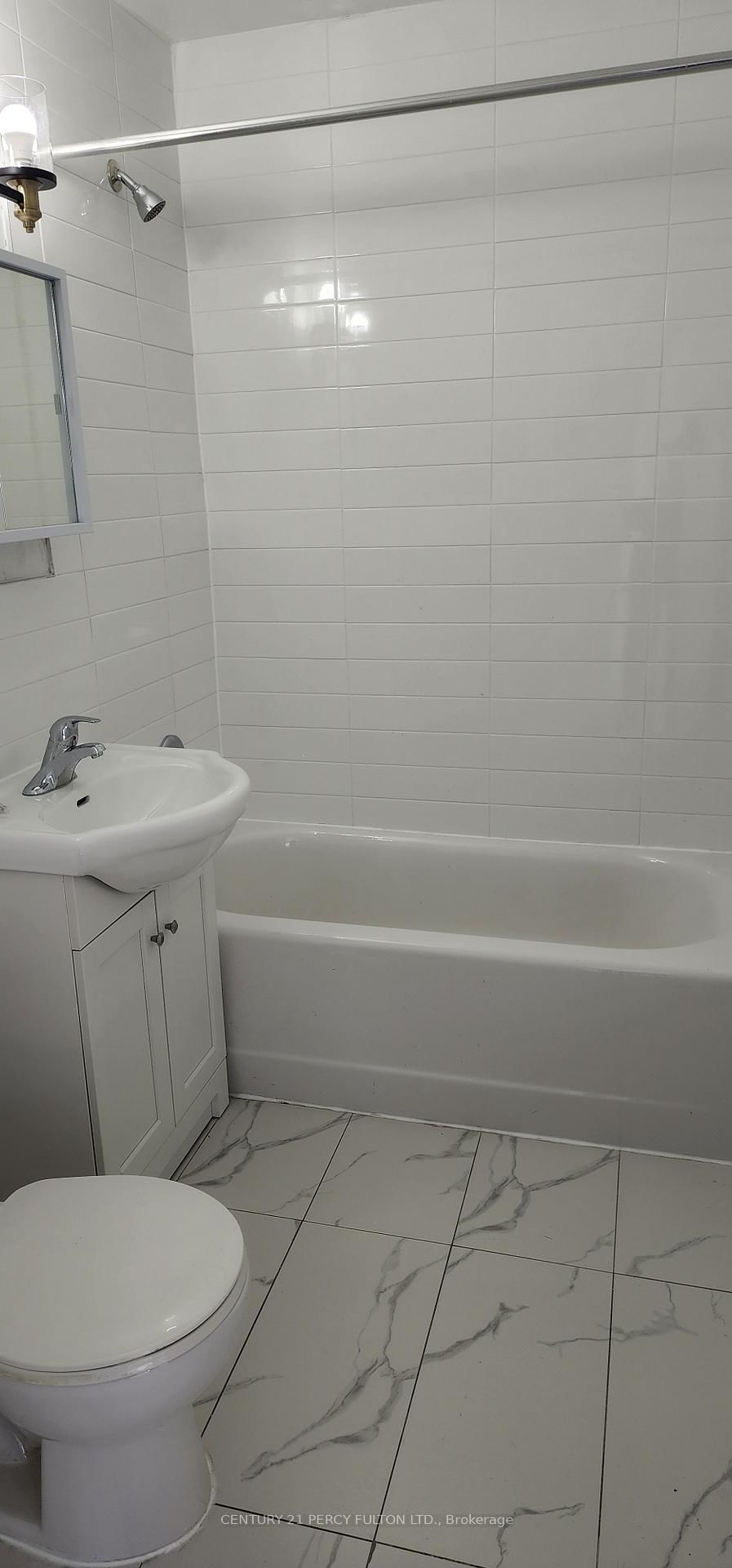 Photo 5 of Unit 304, 392 Jane St, Toronto, Lambton Baby Point — HOMEH