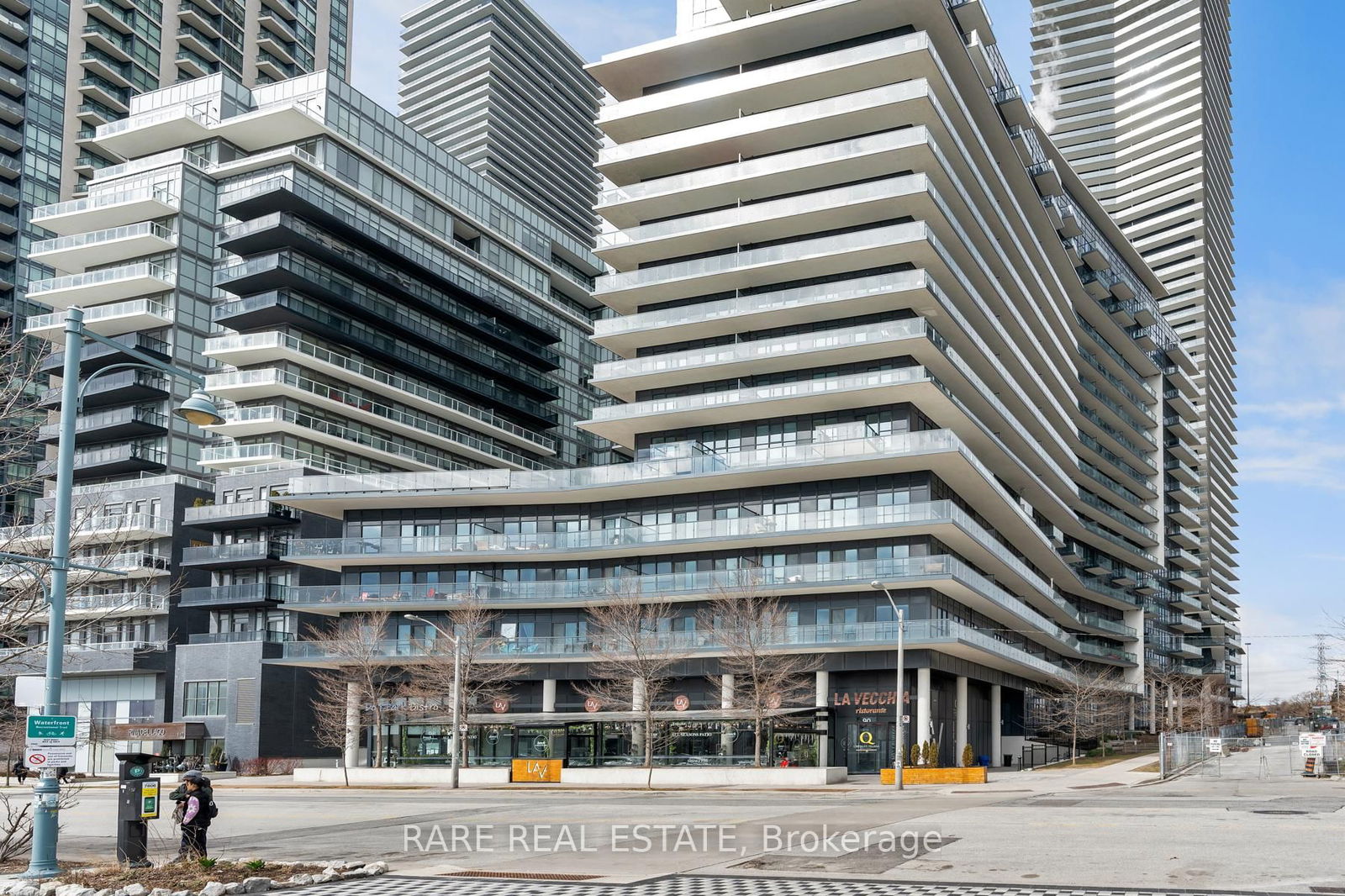 Photo 1 of Unit 910, 39 Annie Craig Dr, Etobicoke, Mimico — HOMEH
