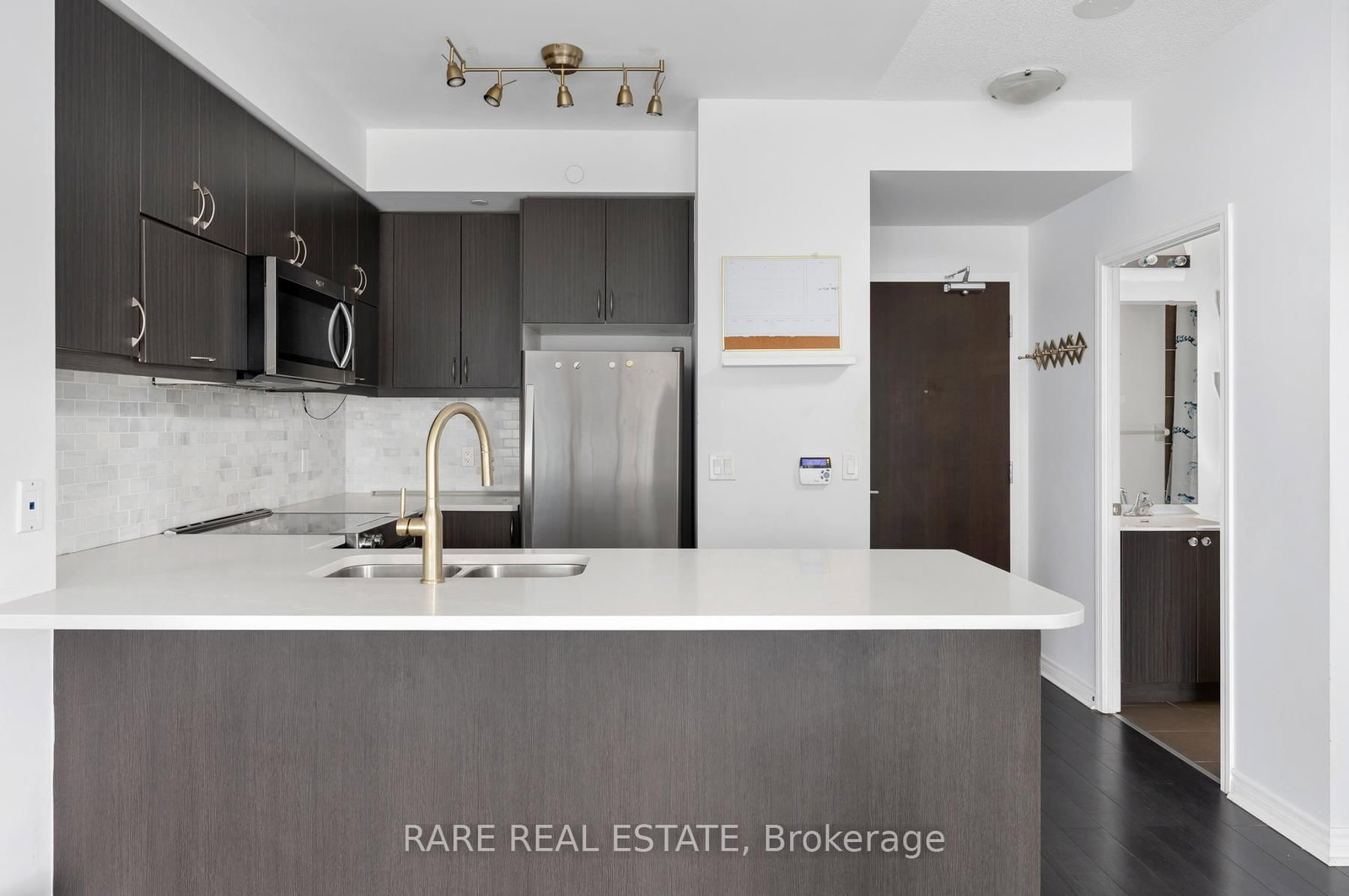 Photo 7 of Unit 910, 39 Annie Craig Dr, Etobicoke, Mimico — HOMEH