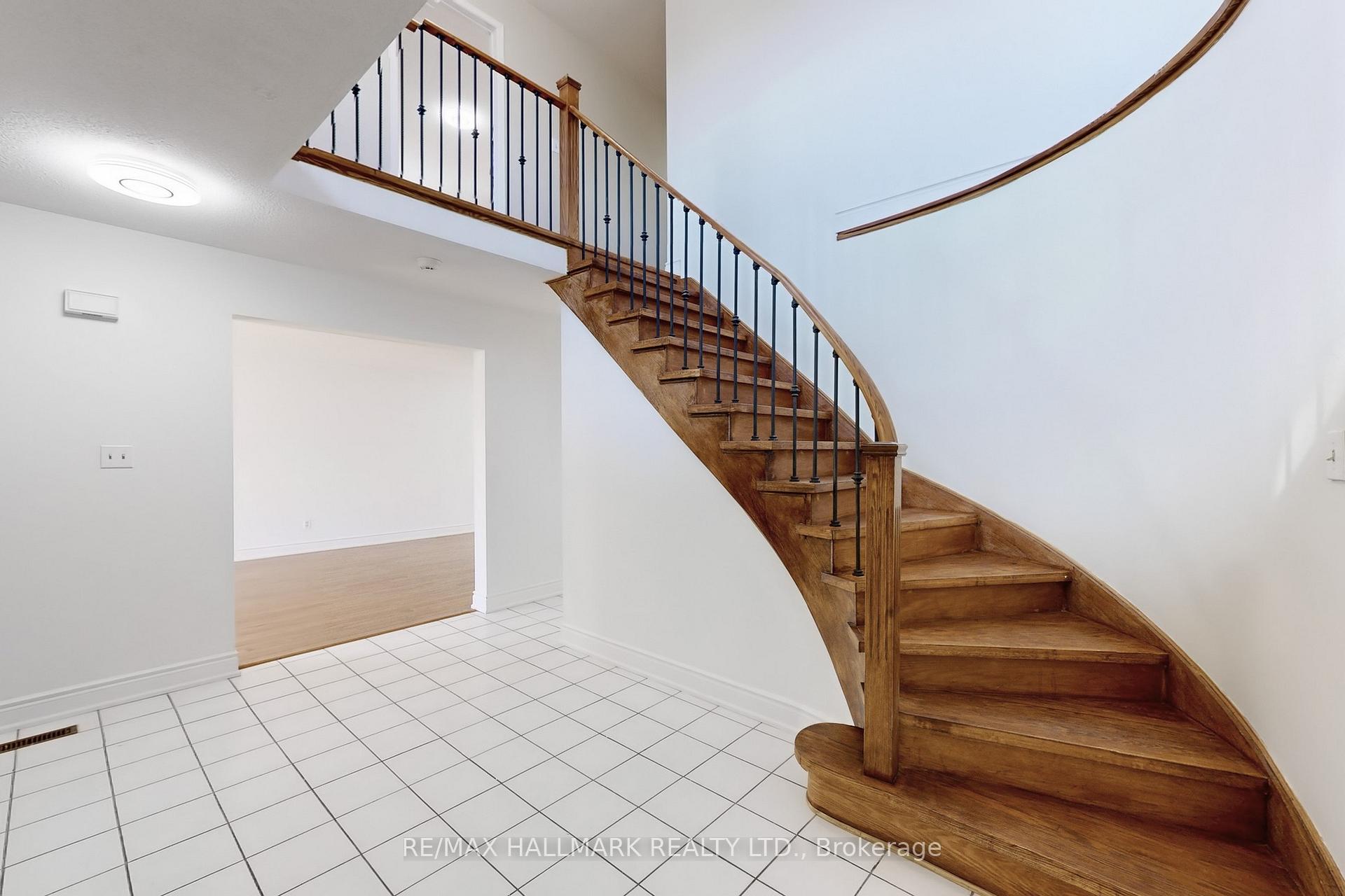 Photo 13 of 50 Squire Drive, Richmond Hill, Devonsleigh — HOMEH