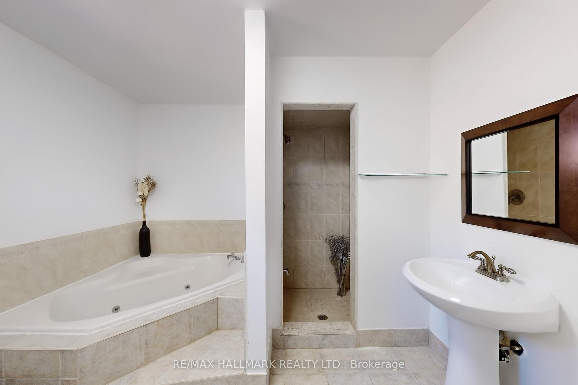 Photo 16 of 50 Squire Drive, Richmond Hill, Devonsleigh — HOMEH
