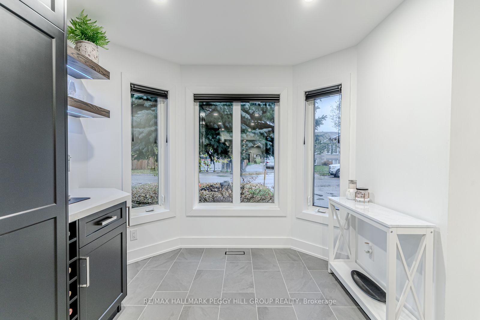 Photo 2 of 50 Downing Crescent, Barrie, Holly — HOMEH