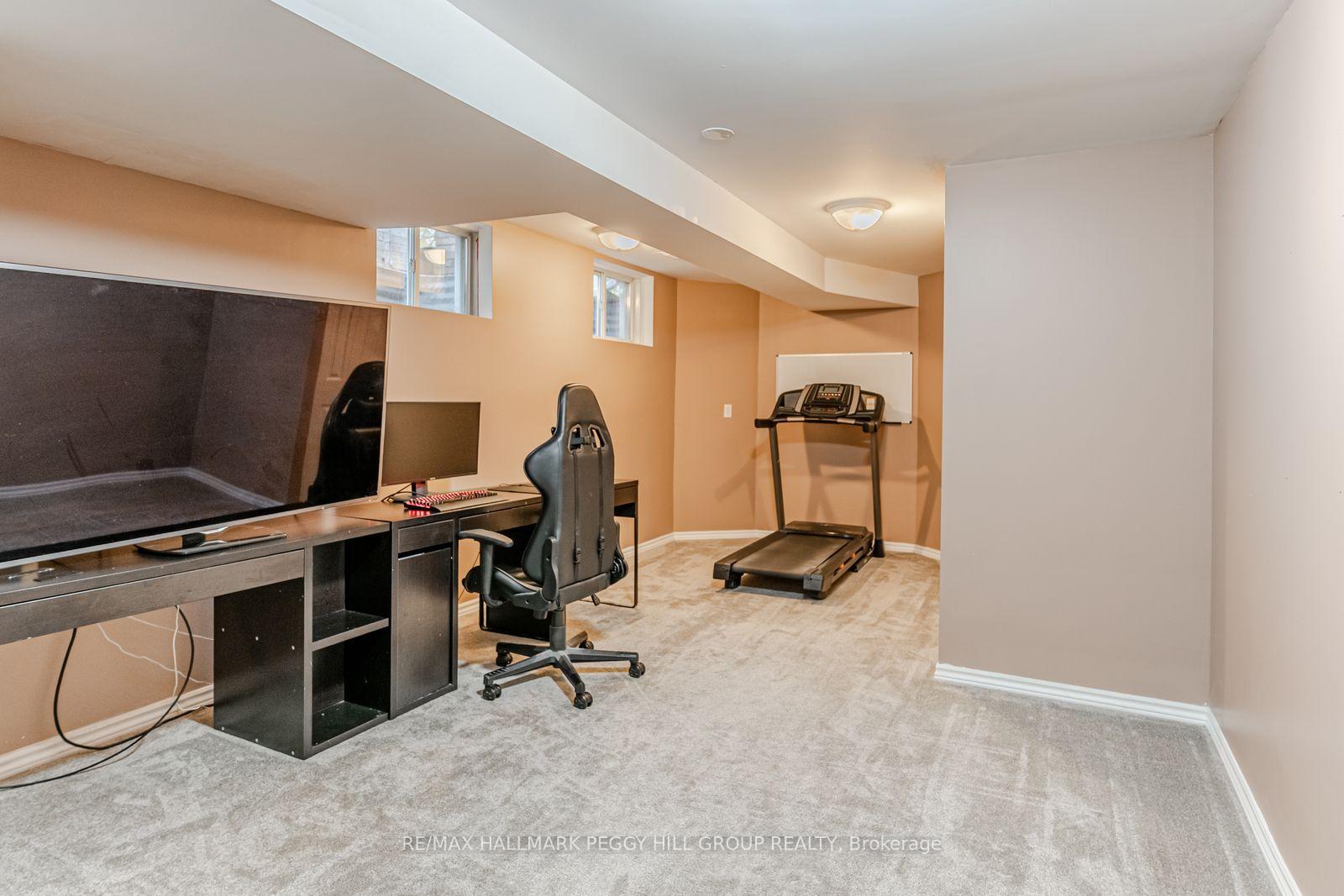 Photo 10 of 50 Downing Crescent, Barrie, Holly — HOMEH