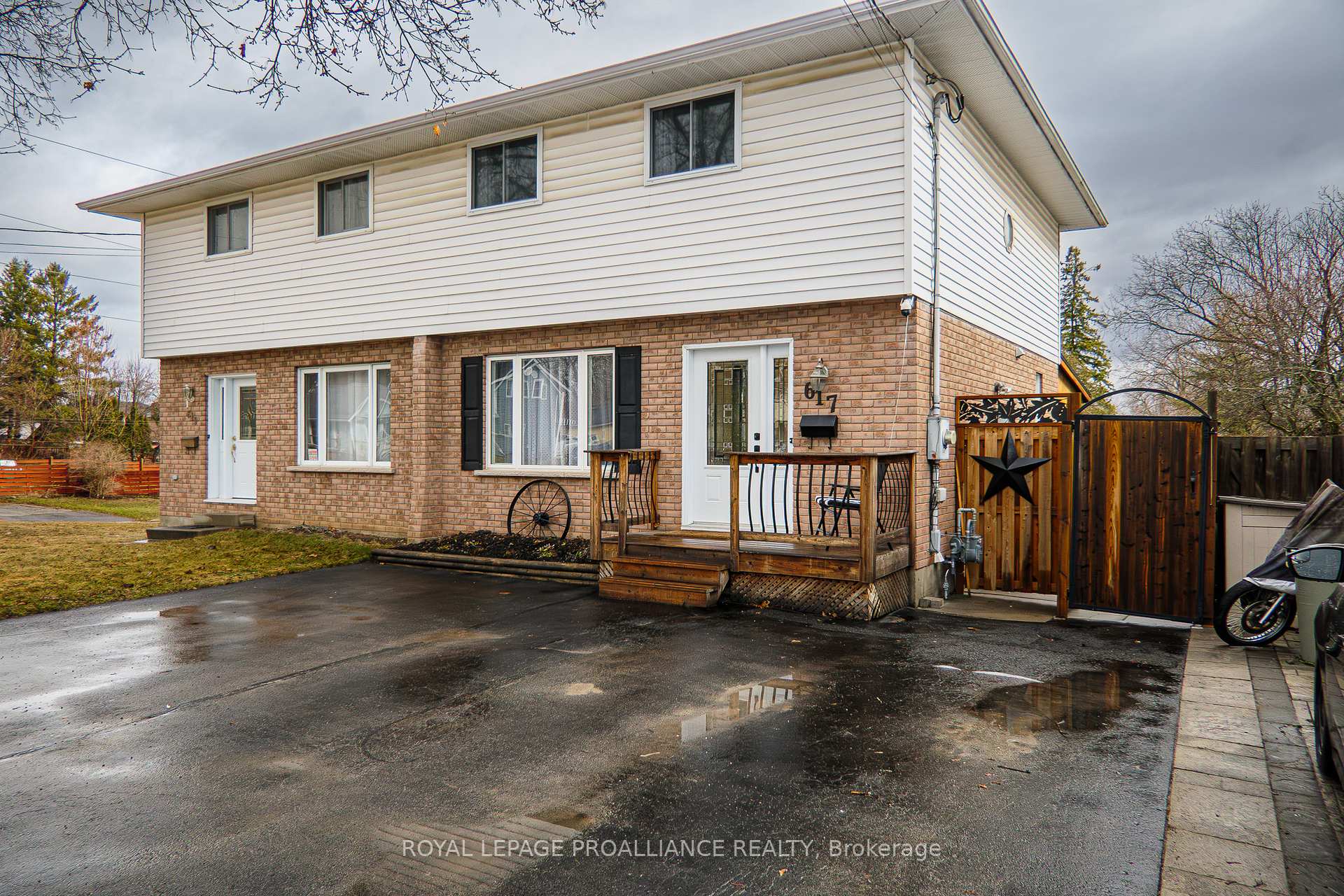 Photo 1 of 617 Front Street, Quinte West, Trenton Ward — HOMEH