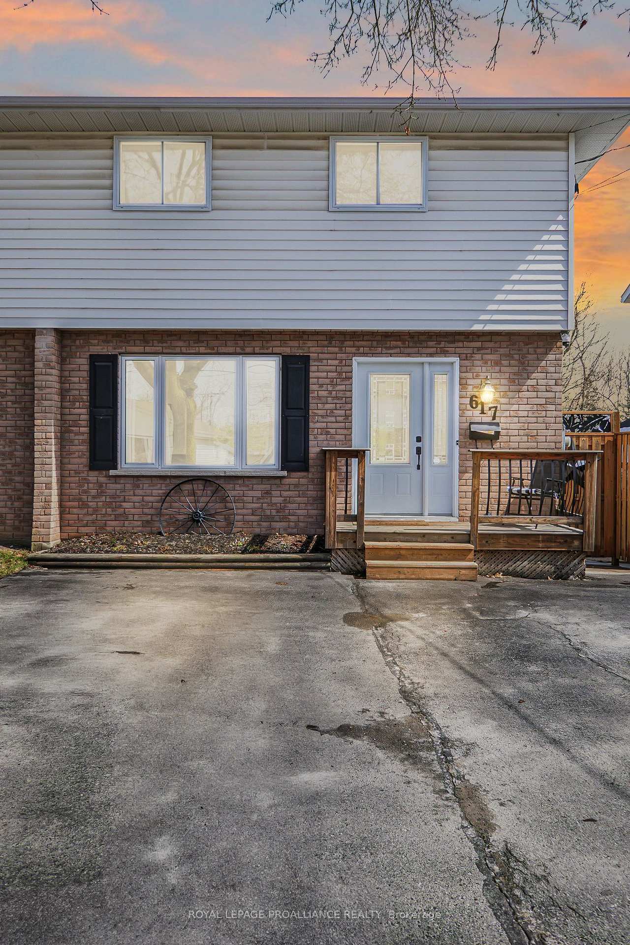 Photo 2 of 617 Front Street, Quinte West, Trenton Ward — HOMEH