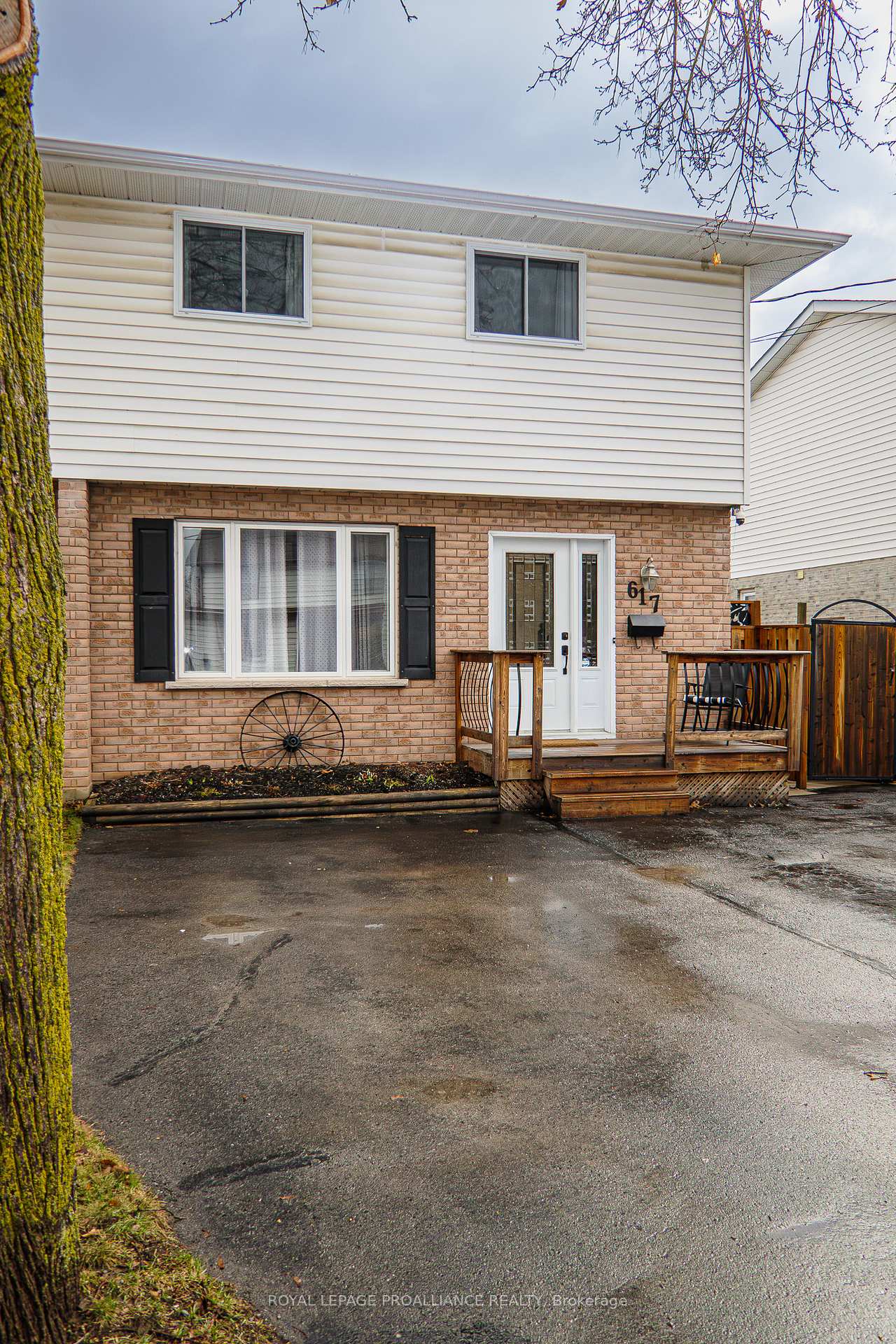 Photo 3 of 617 Front Street, Quinte West, Trenton Ward — HOMEH