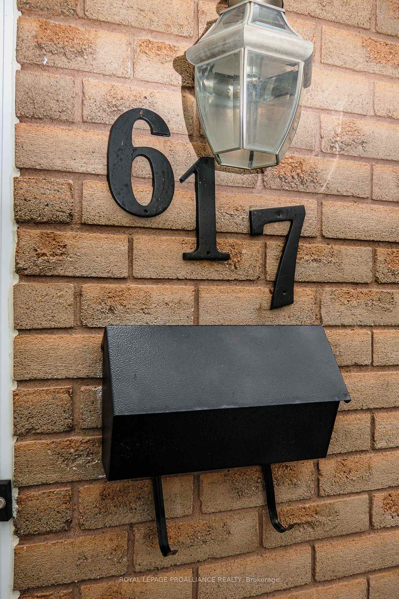 Photo 5 of 617 Front Street, Quinte West, Trenton Ward — HOMEH