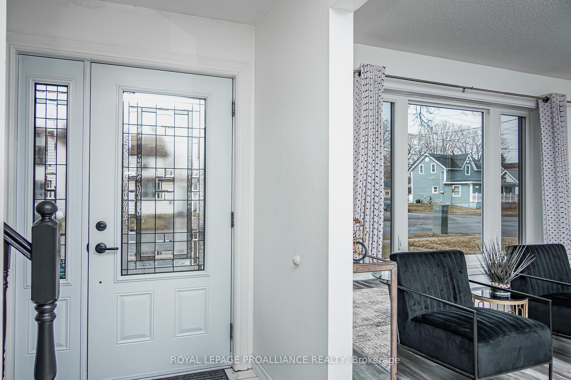 Photo 7 of 617 Front Street, Quinte West, Trenton Ward — HOMEH