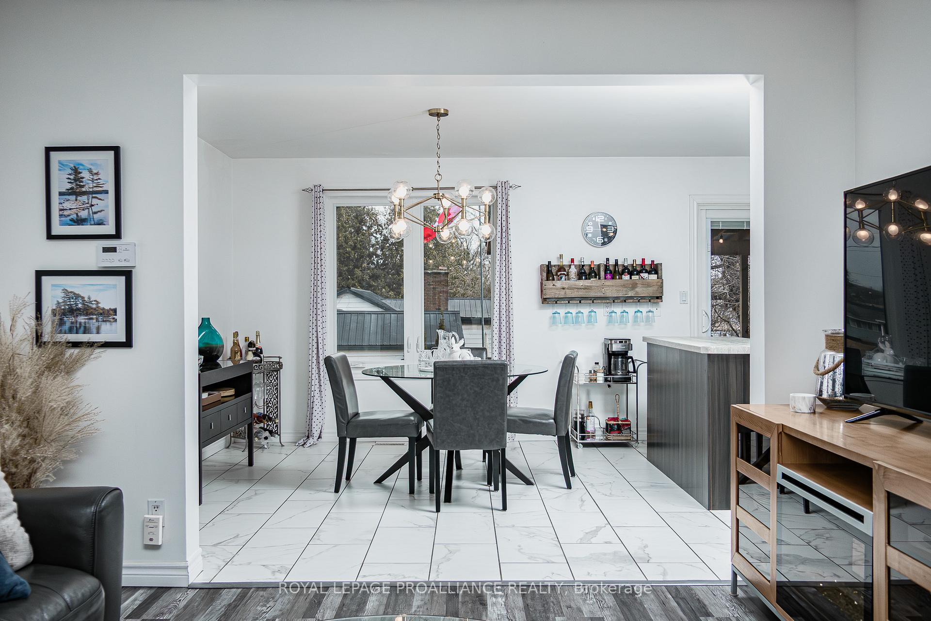Photo 10 of 617 Front Street, Quinte West, Trenton Ward — HOMEH