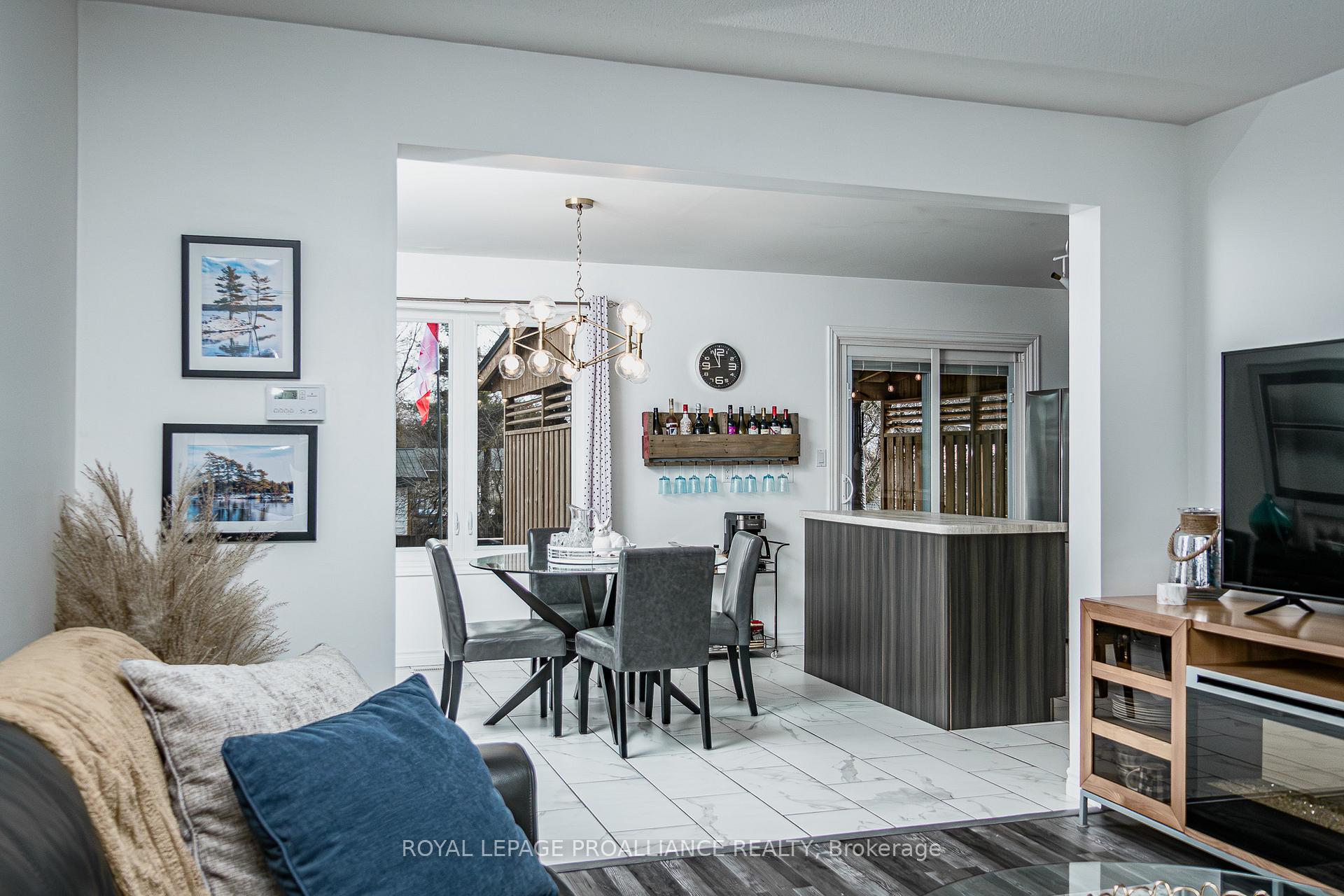 Photo 11 of 617 Front Street, Quinte West, Trenton Ward — HOMEH