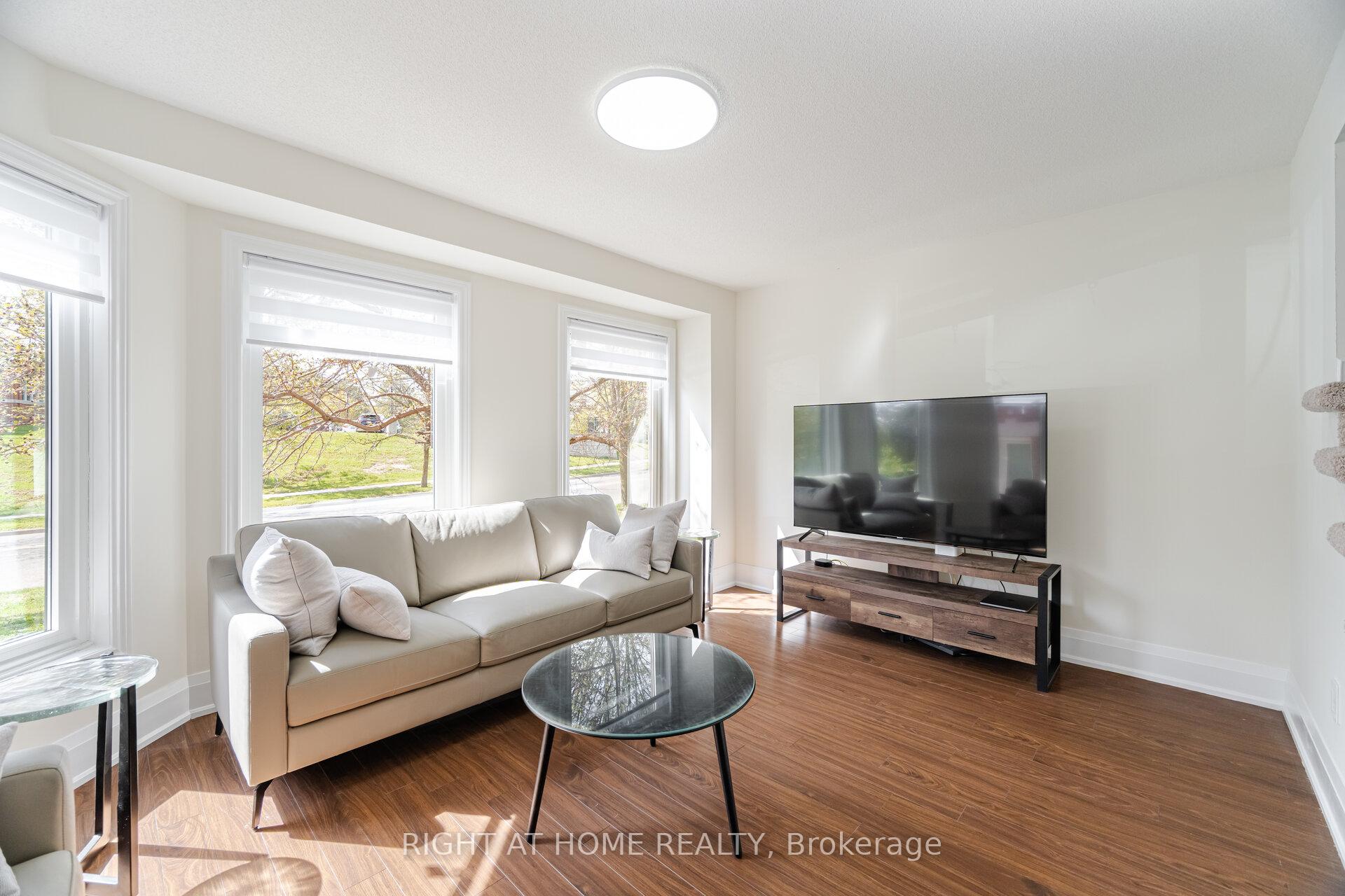 Photo 5 of 135 John West Way, Aurora, Bayview Wellington — HOMEH
