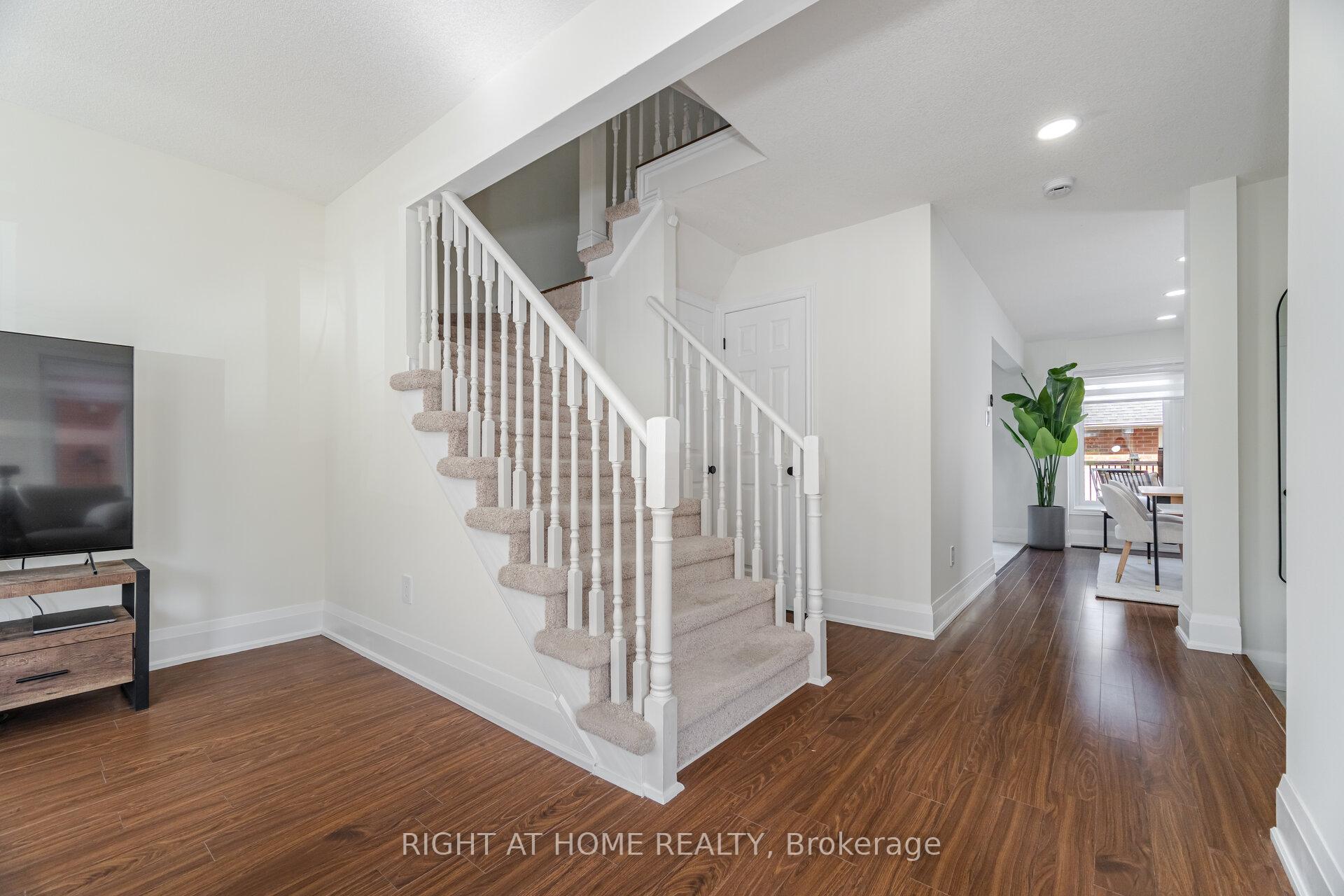 Photo 13 of 135 John West Way, Aurora, Bayview Wellington — HOMEH