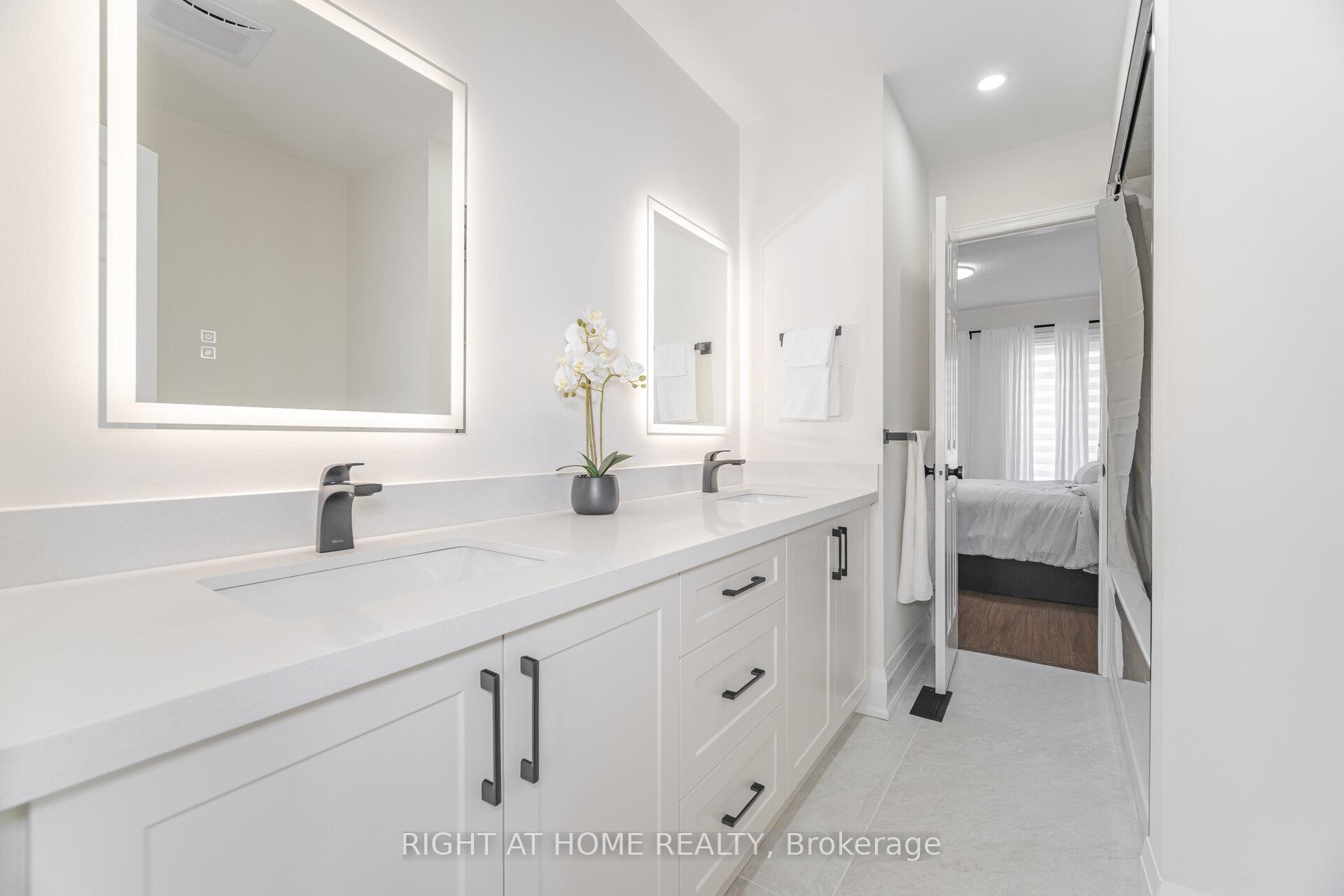 Photo 24 of 135 John West Way, Aurora, Bayview Wellington — HOMEH