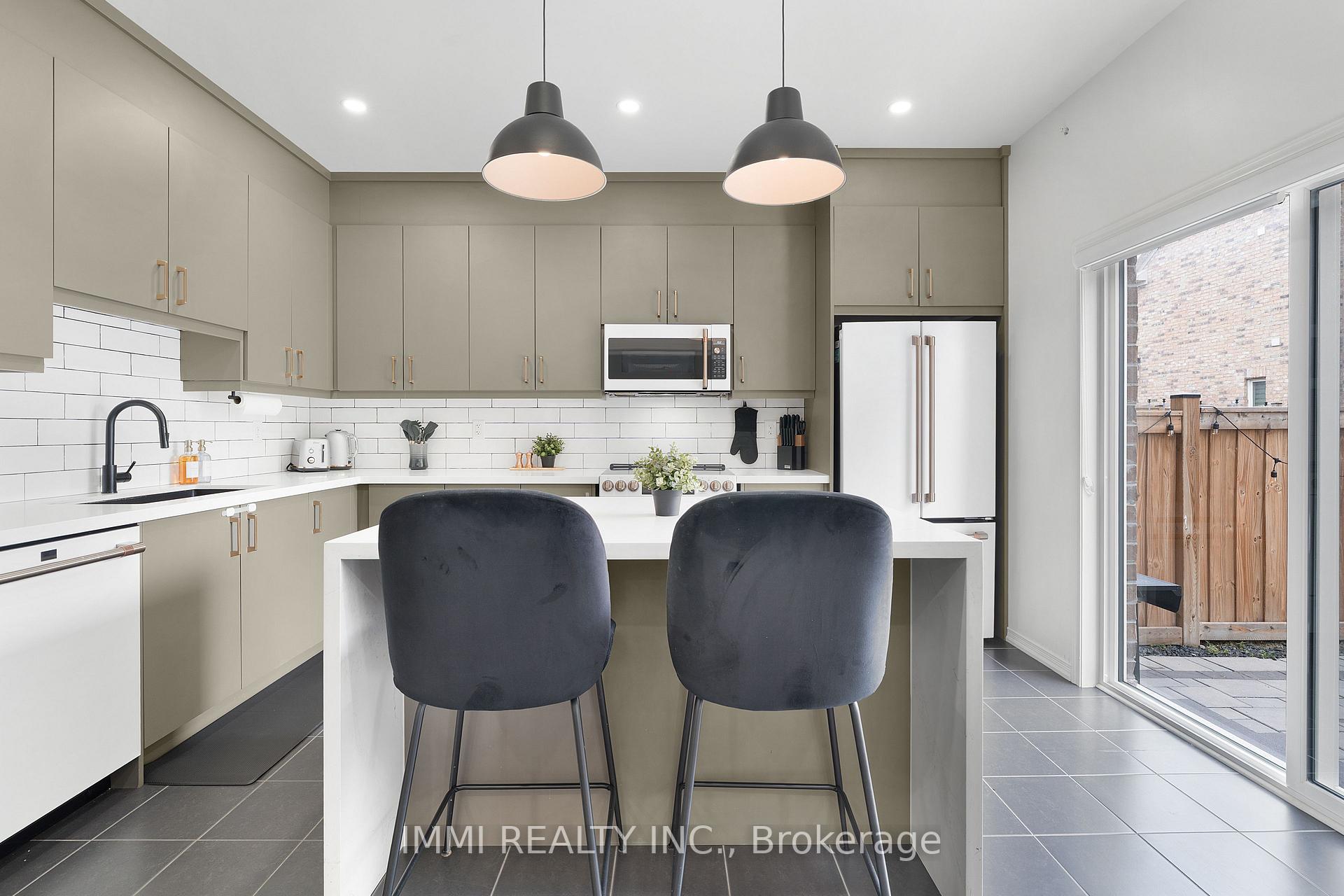 Photo 7 of 38 Barnfield Crescent, Ajax, Central East — HOMEH