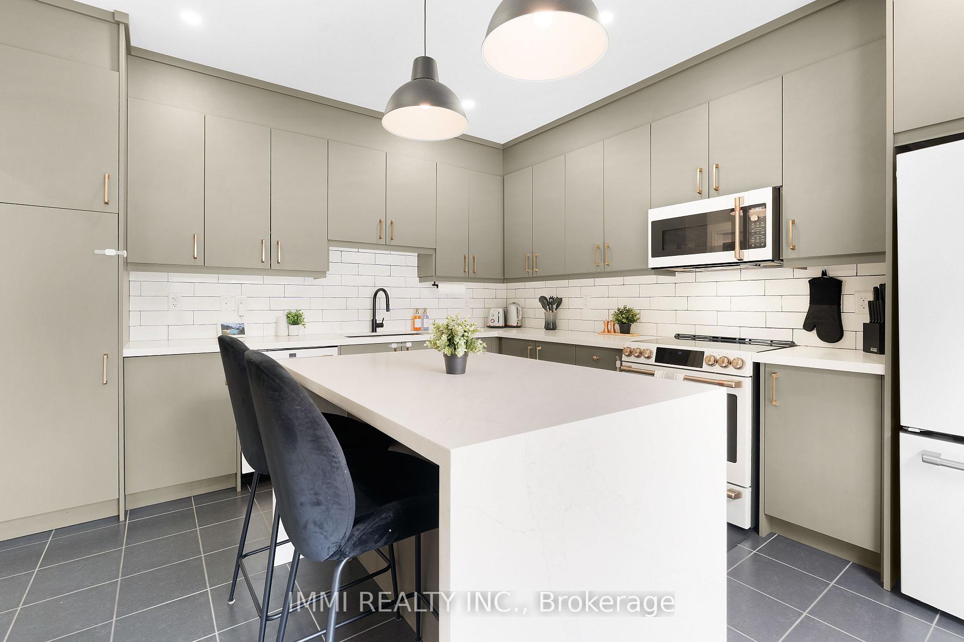 Photo 8 of 38 Barnfield Crescent, Ajax, Central East — HOMEH