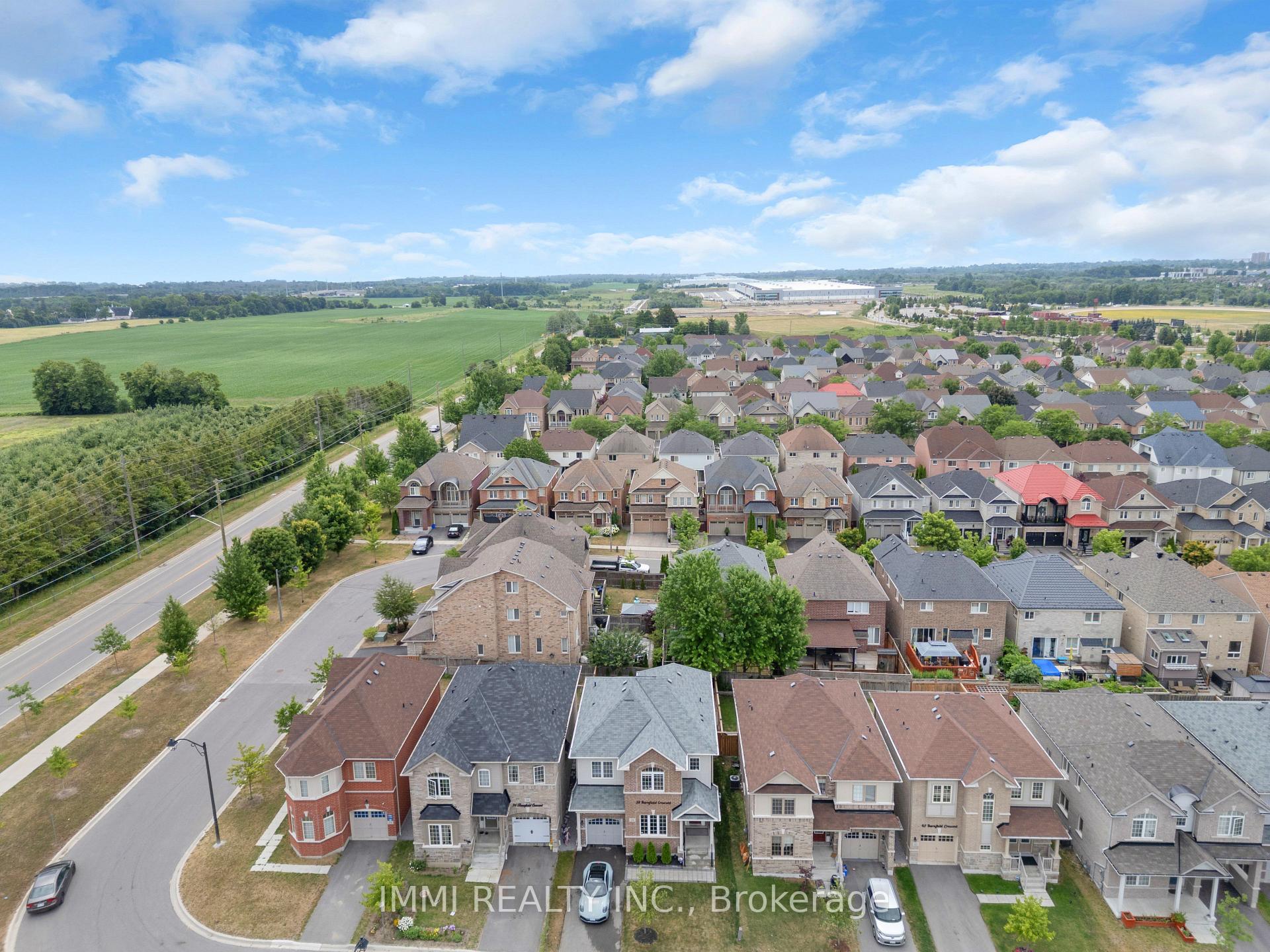 Photo 17 of 38 Barnfield Crescent, Ajax, Central East — HOMEH