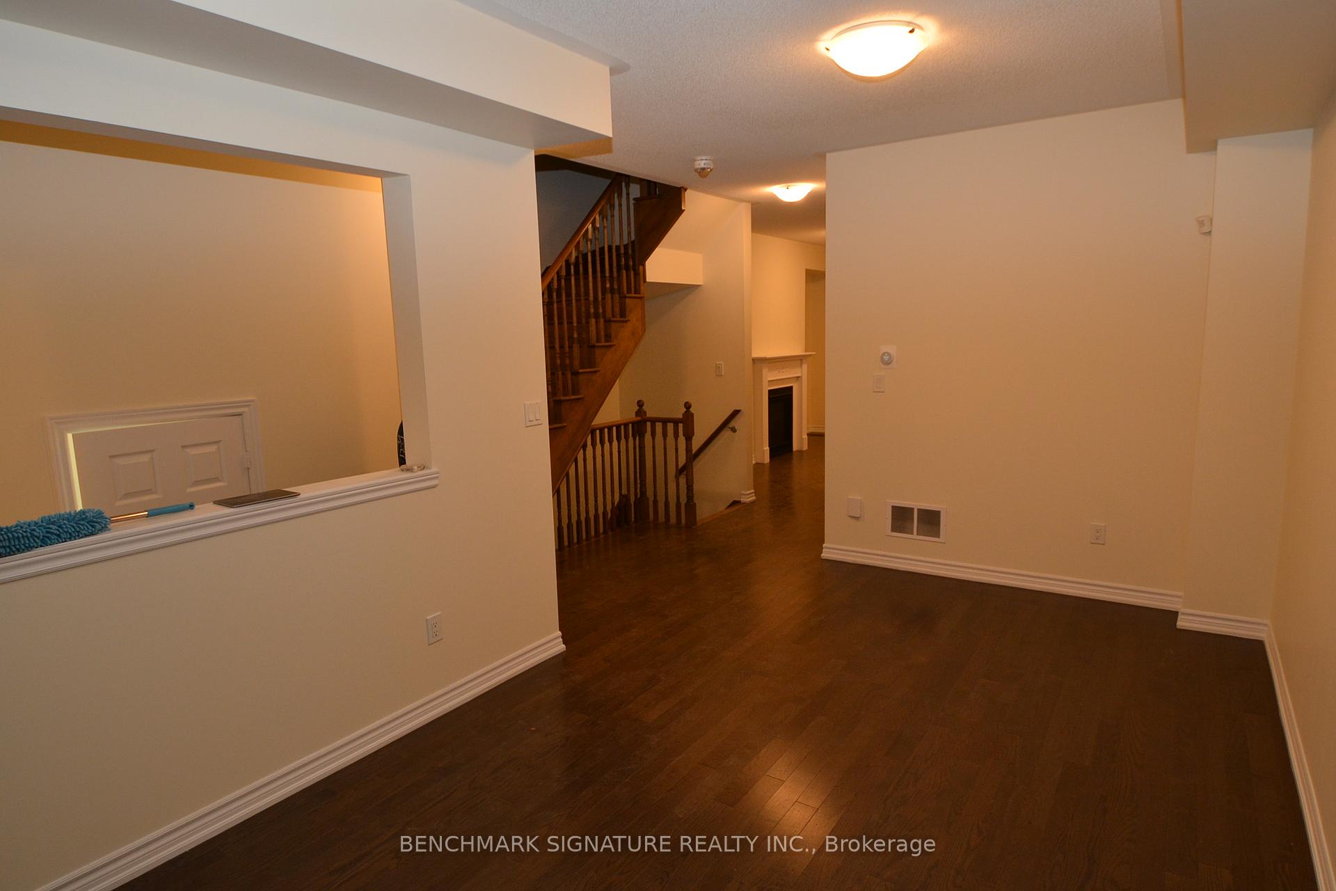 Photo 2 of 46 Farooq Boulevard, Vaughan, Vellore Village — HOMEH
