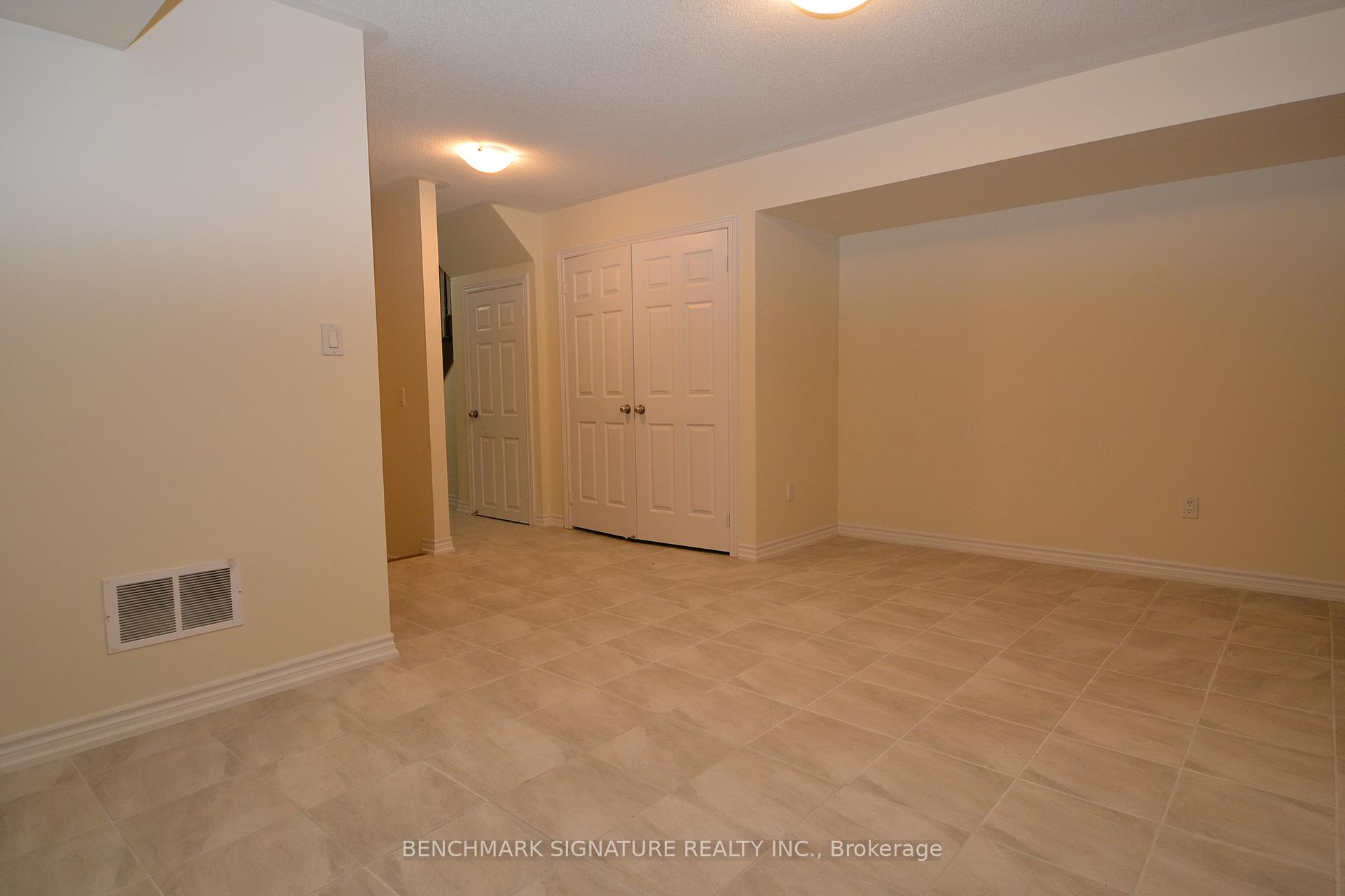 Photo 13 of 46 Farooq Boulevard, Vaughan, Vellore Village — HOMEH