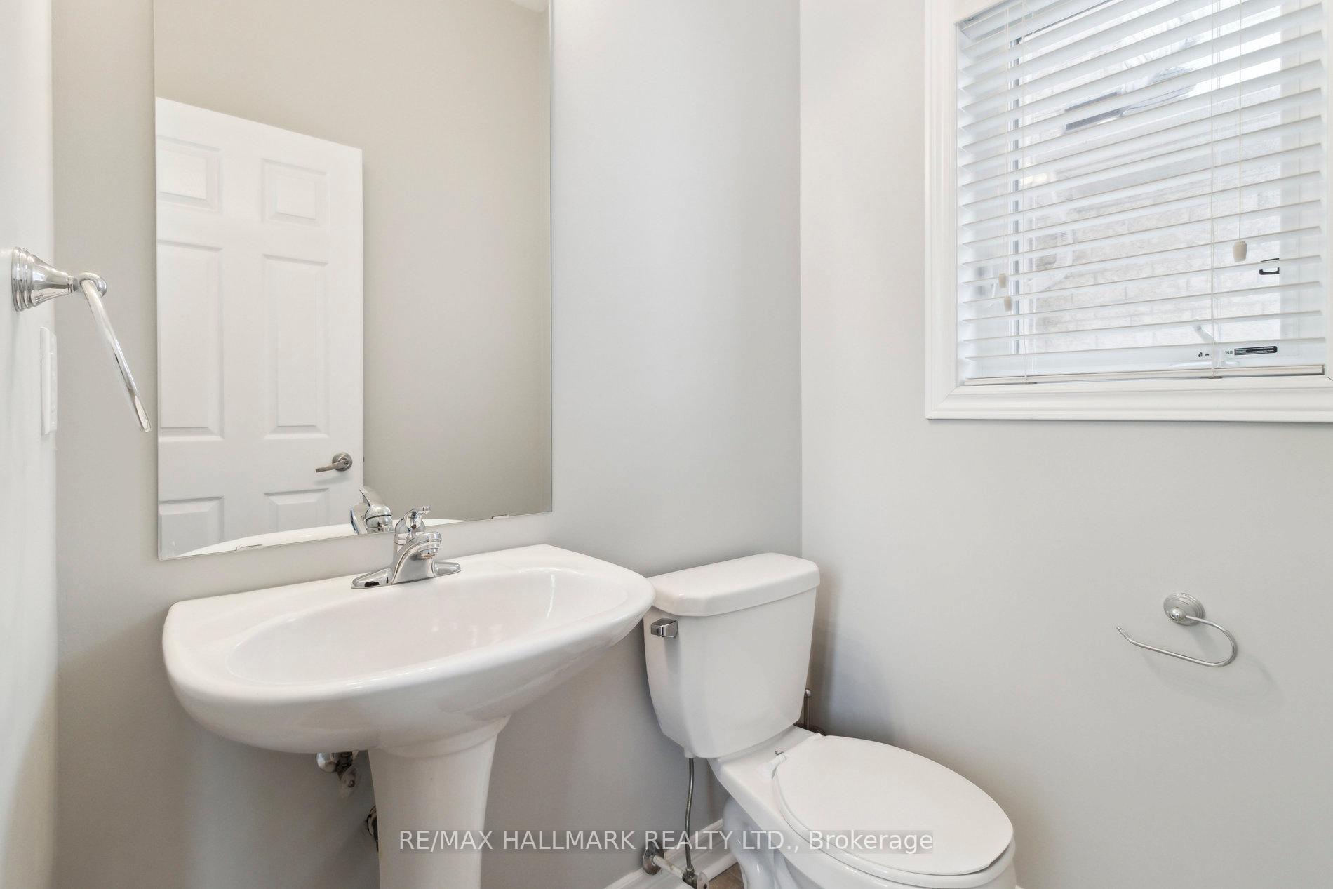 Photo 5 of 140 Black Maple Crescent, Vaughan, Patterson — HOMEH