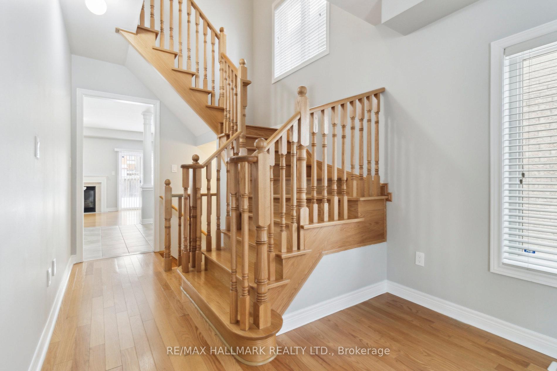 Photo 9 of 140 Black Maple Crescent, Vaughan, Patterson — HOMEH