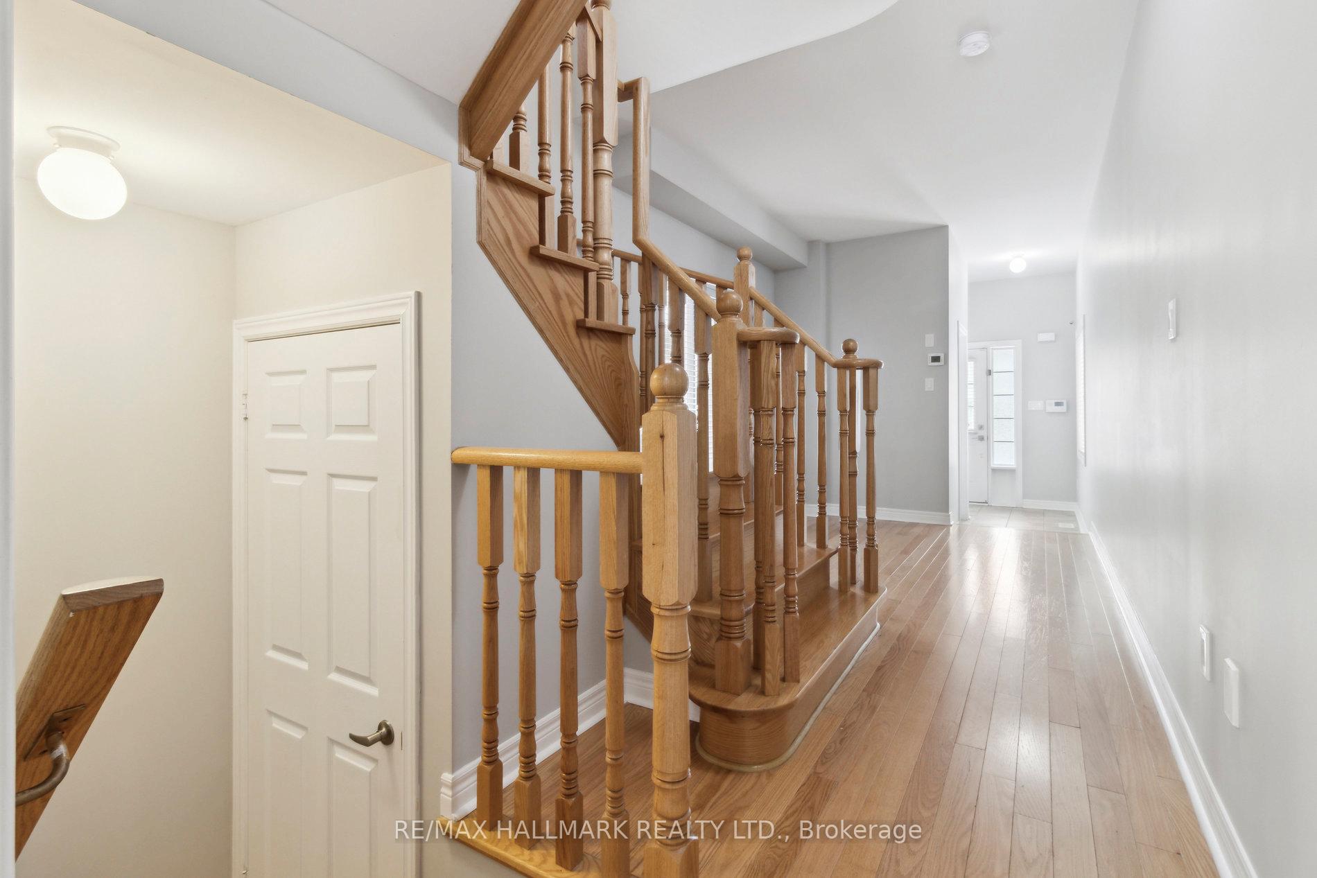 Photo 10 of 140 Black Maple Crescent, Vaughan, Patterson — HOMEH
