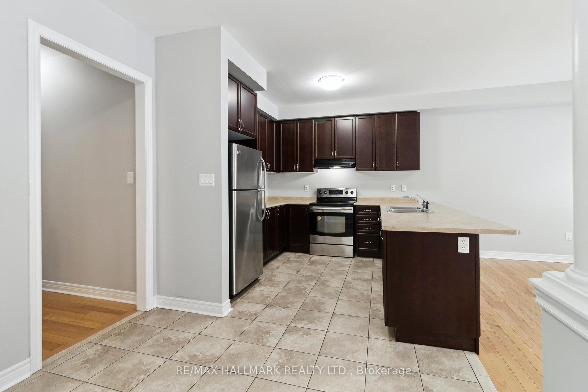 Photo 12 of 140 Black Maple Crescent, Vaughan, Patterson — HOMEH
