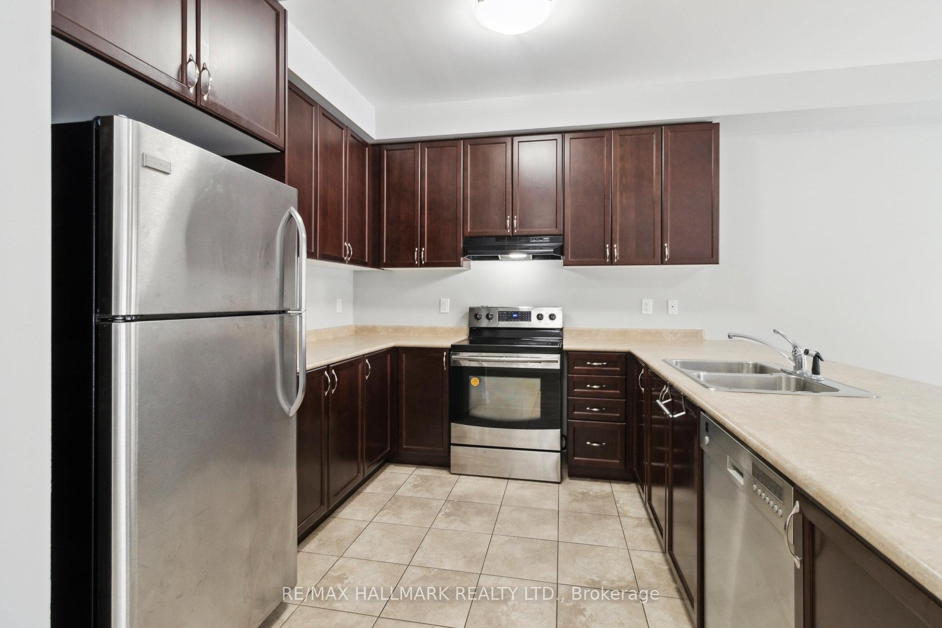 Photo 14 of 140 Black Maple Crescent, Vaughan, Patterson — HOMEH