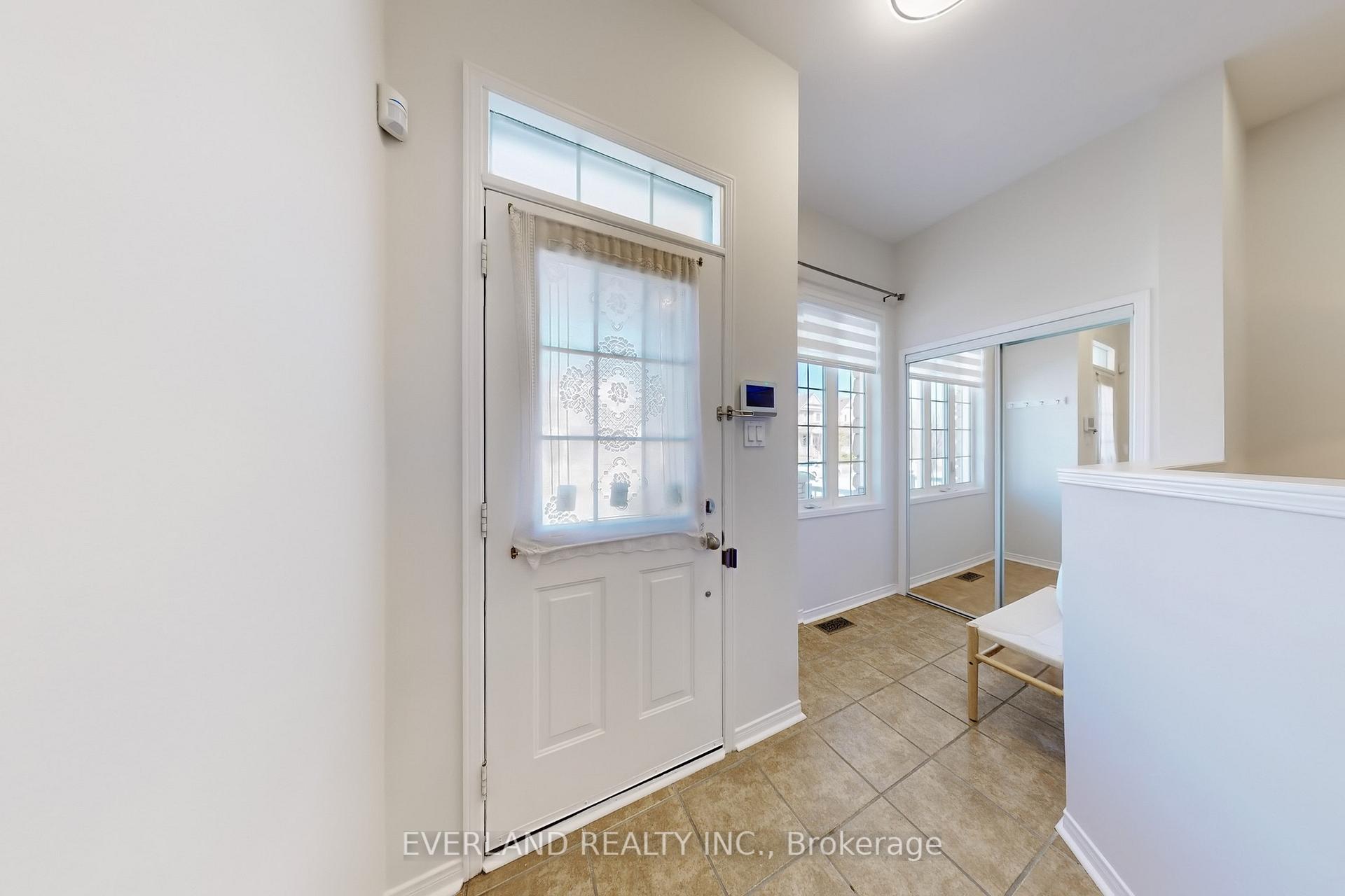 Photo 3 of 45 Lebovic Drive, Richmond Hill, Oak Ridges Lake Wilcox — HOMEH