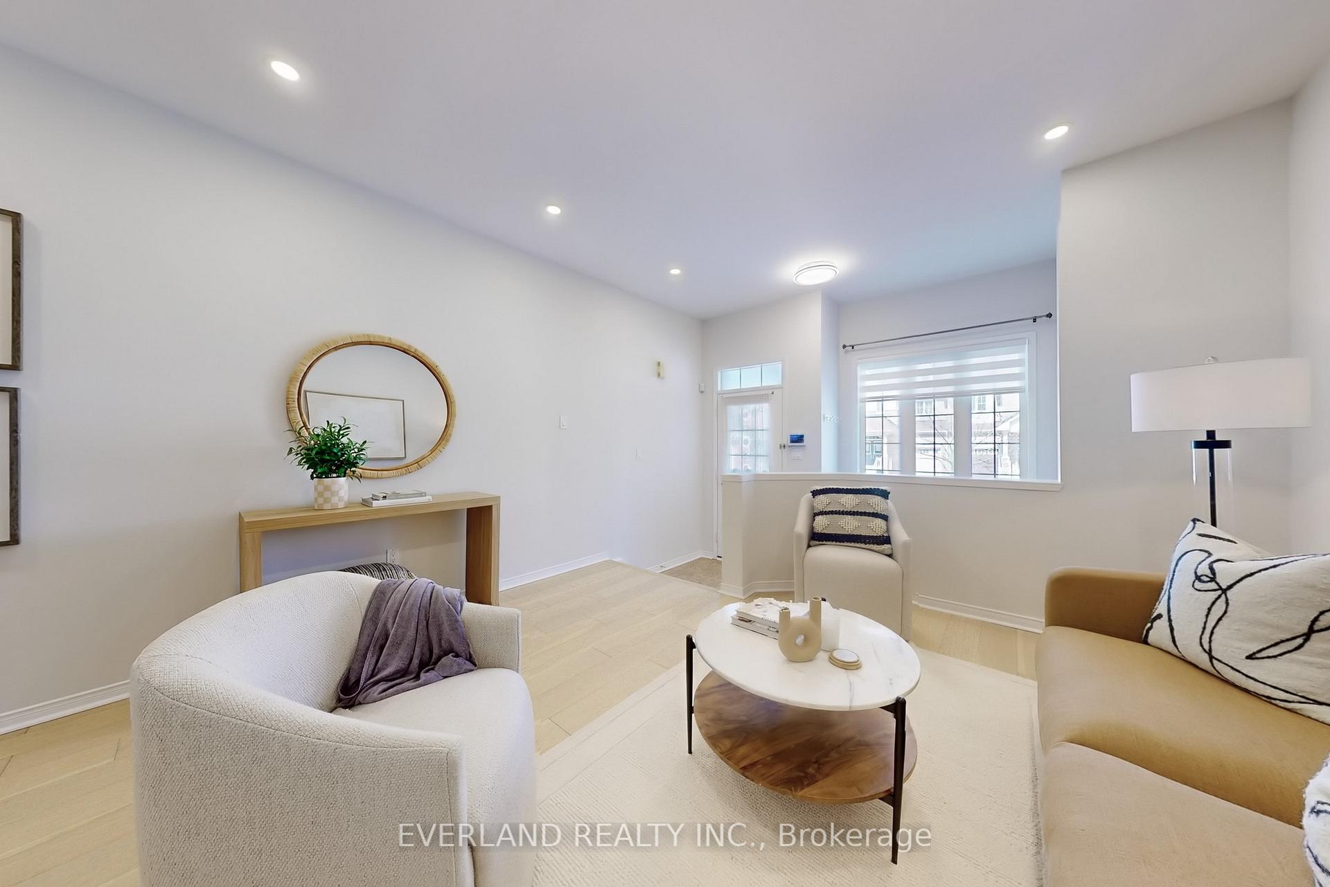 Photo 5 of 45 Lebovic Drive, Richmond Hill, Oak Ridges Lake Wilcox — HOMEH