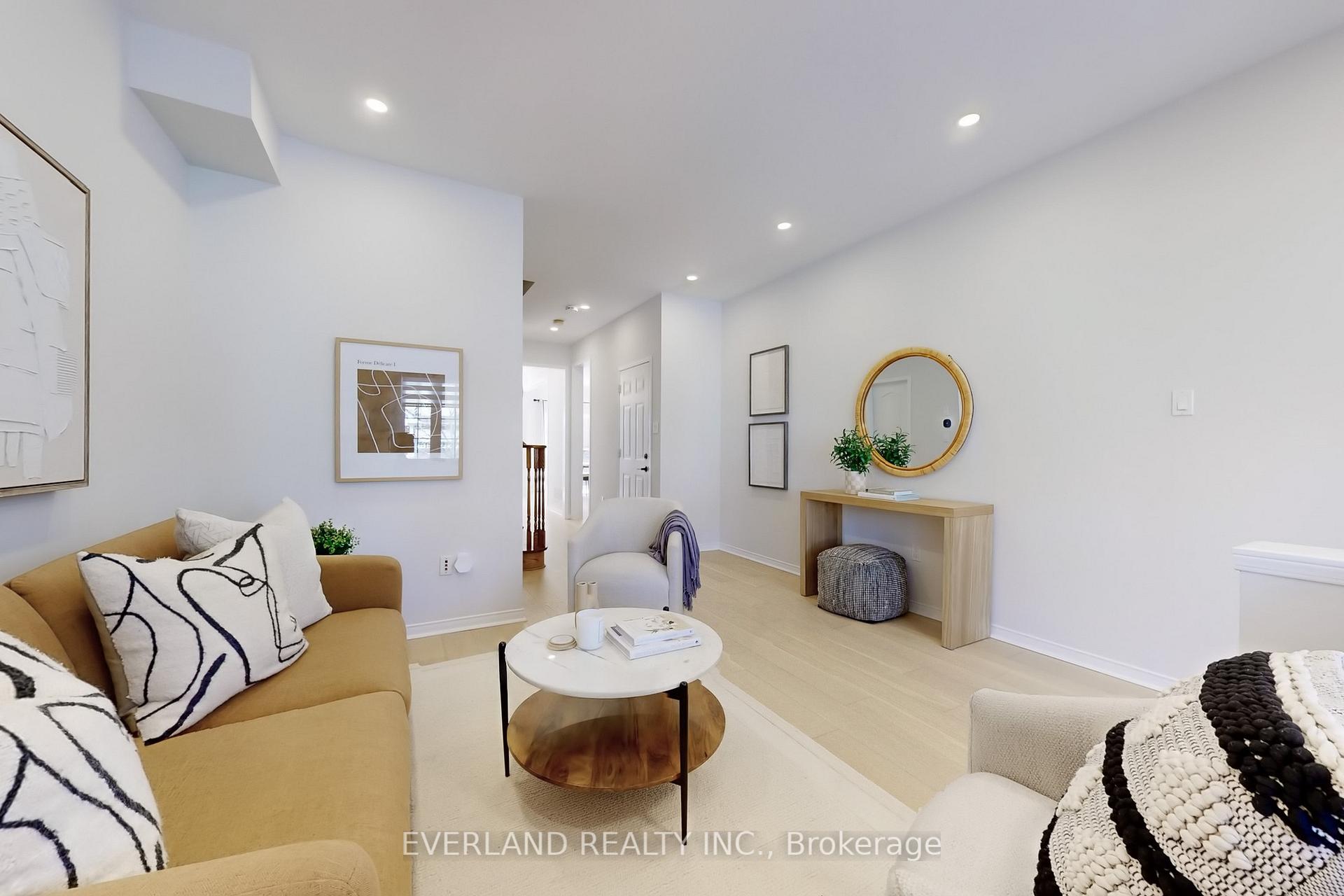 Photo 7 of 45 Lebovic Drive, Richmond Hill, Oak Ridges Lake Wilcox — HOMEH