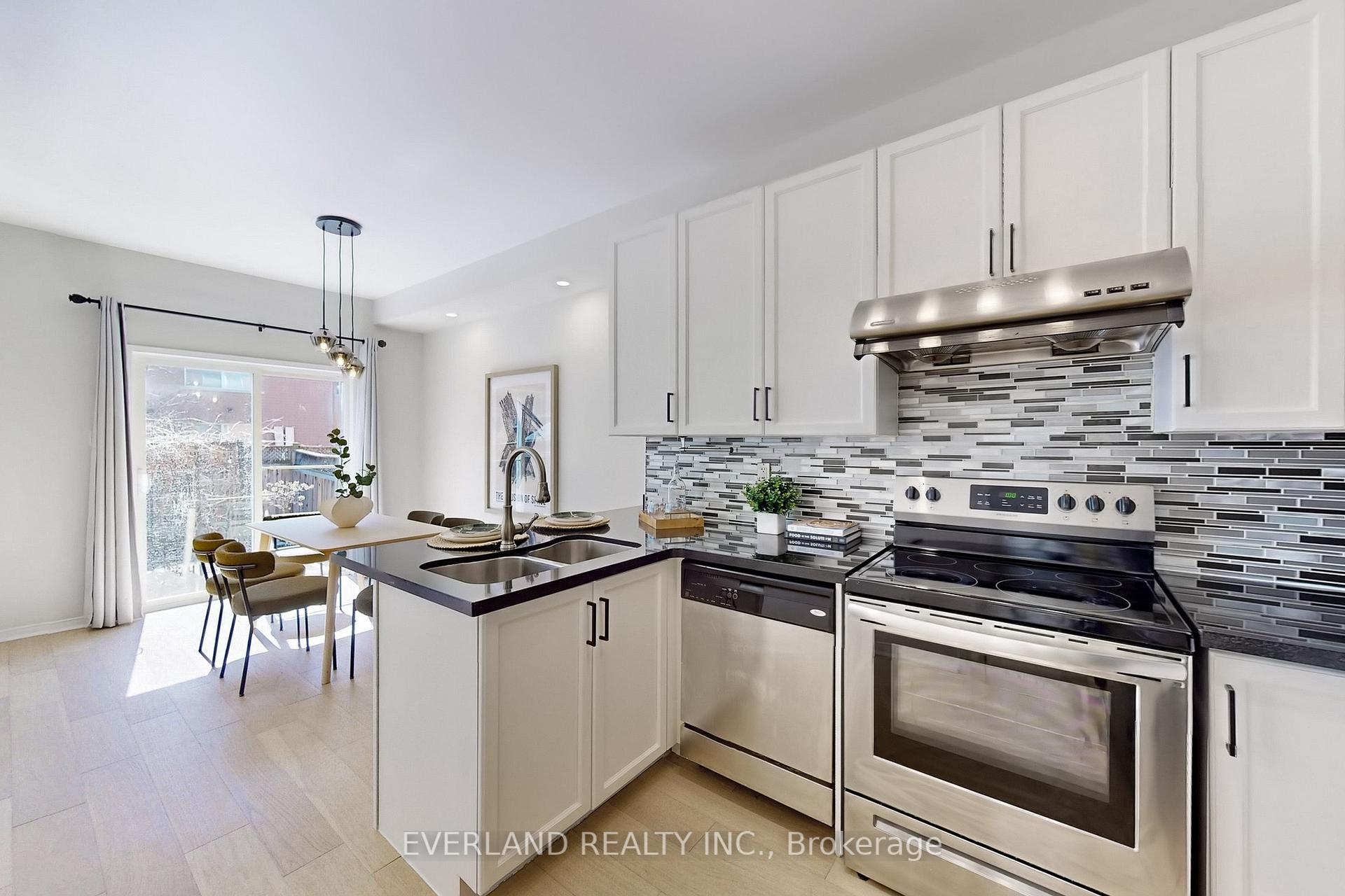 Photo 13 of 45 Lebovic Drive, Richmond Hill, Oak Ridges Lake Wilcox — HOMEH