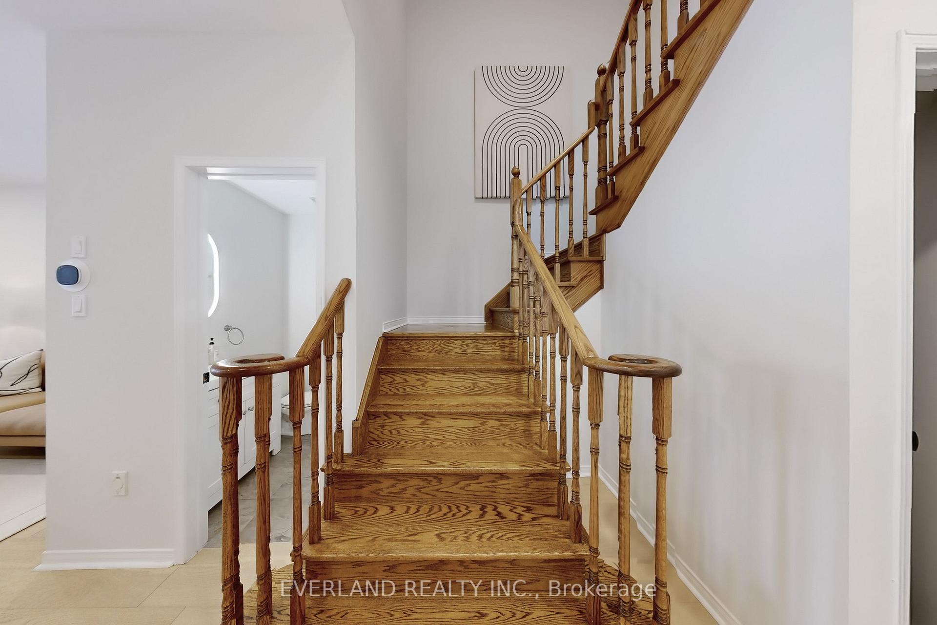 Photo 20 of 45 Lebovic Drive, Richmond Hill, Oak Ridges Lake Wilcox — HOMEH