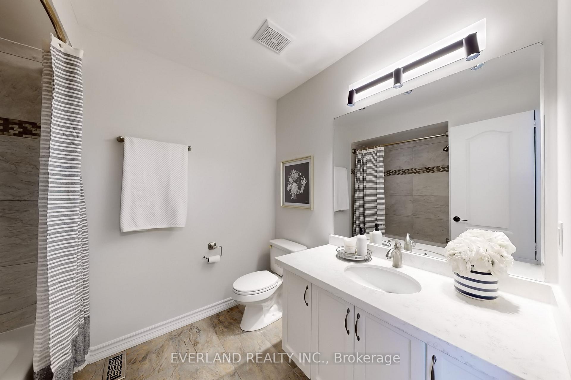 Photo 35 of 45 Lebovic Drive, Richmond Hill, Oak Ridges Lake Wilcox — HOMEH