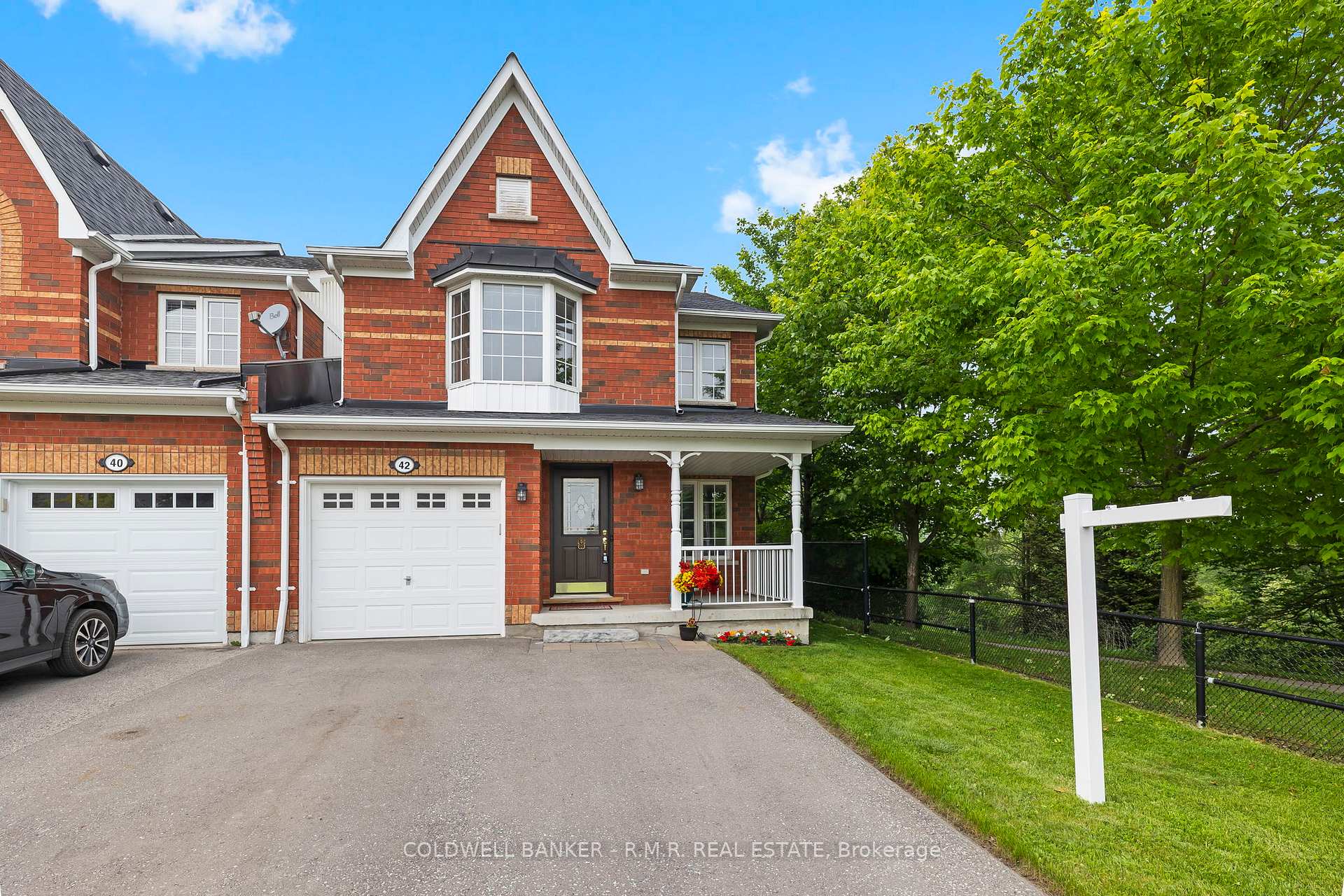 Photo 2 of 42 Ipswich Place, Whitby, Brooklin — HOMEH