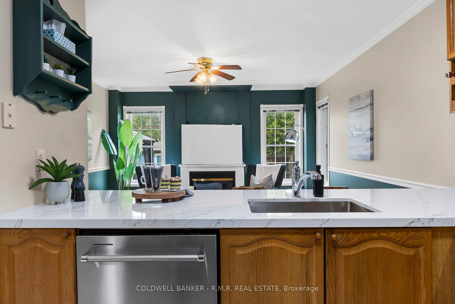 Photo 13 of 42 Ipswich Place, Whitby, Brooklin — HOMEH