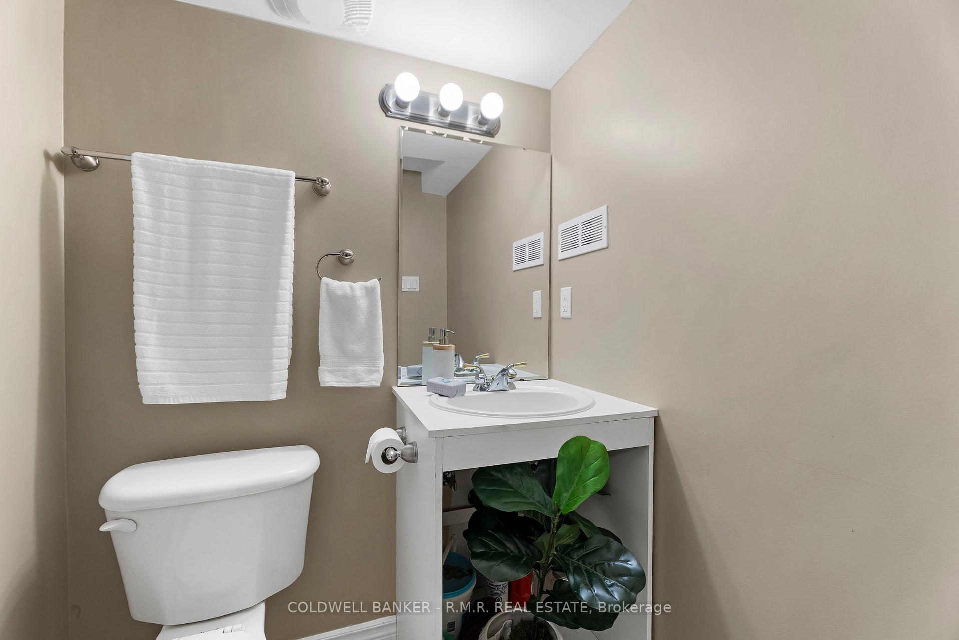 Photo 32 of 42 Ipswich Place, Whitby, Brooklin — HOMEH