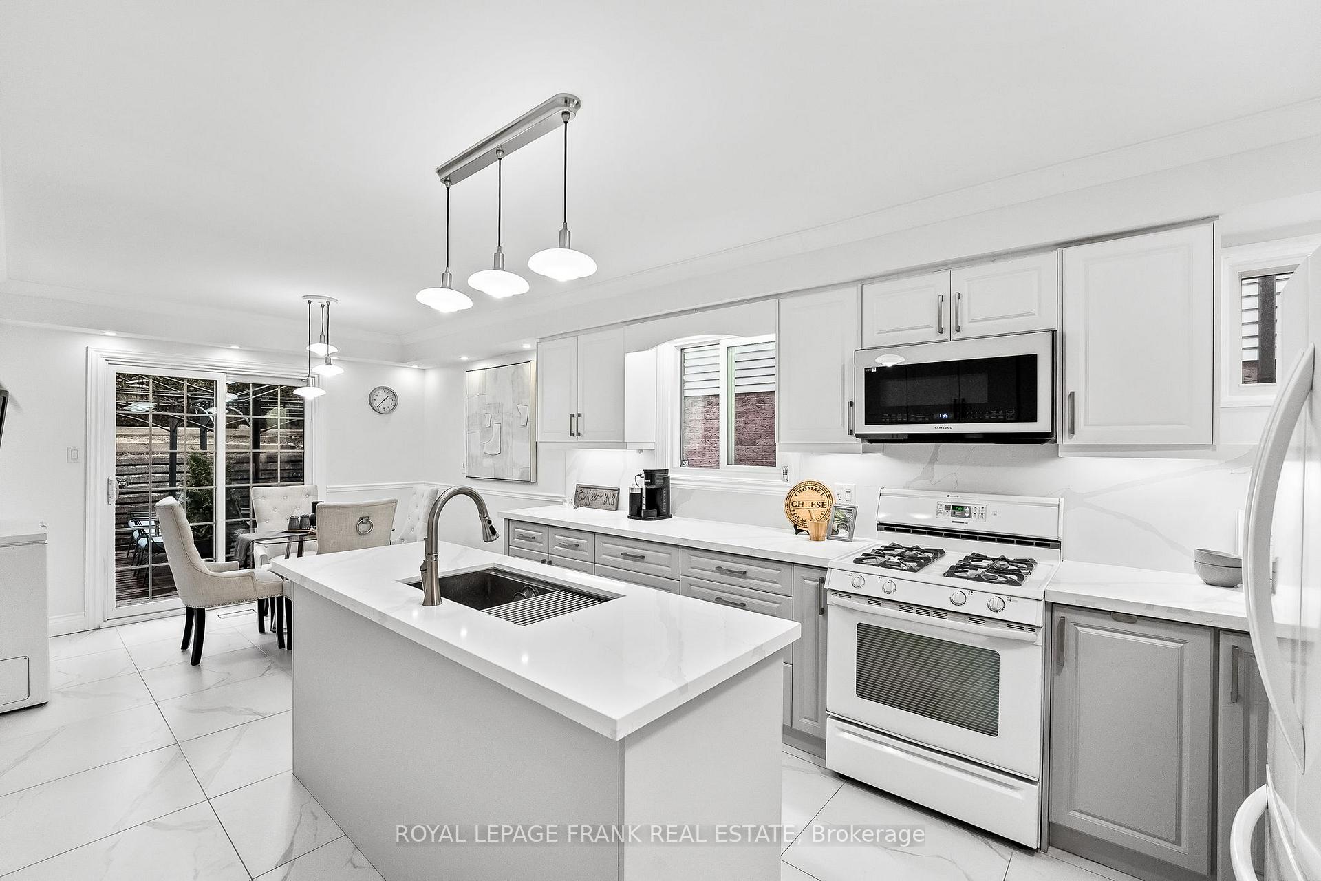 Photo 13 of 2106 Theoden Court, Pickering, Brock Ridge — HOMEH
