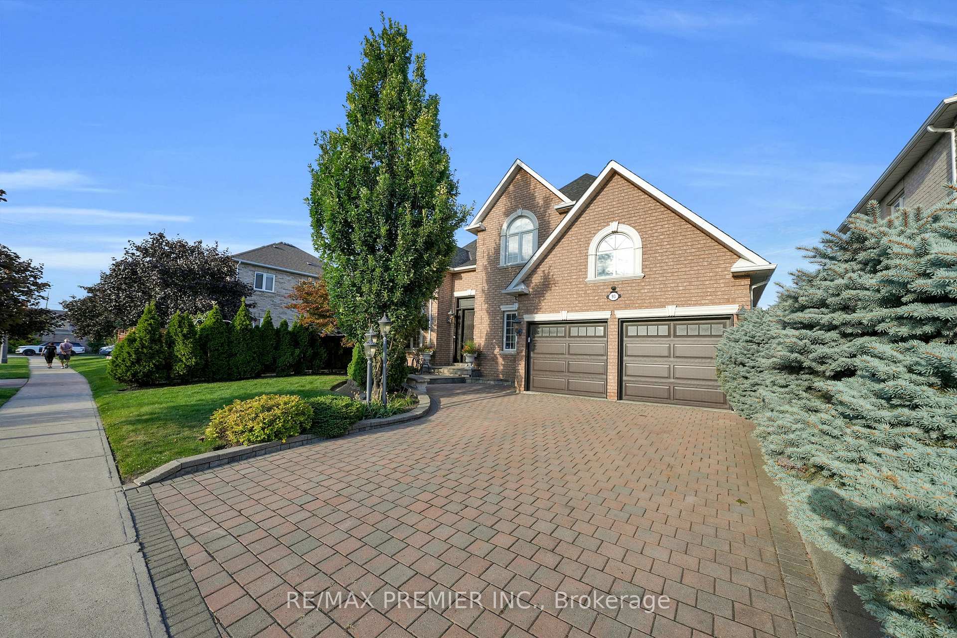 Photo 2 of 93 Novaview Crescent, Vaughan, East Woodbridge — HOMEH