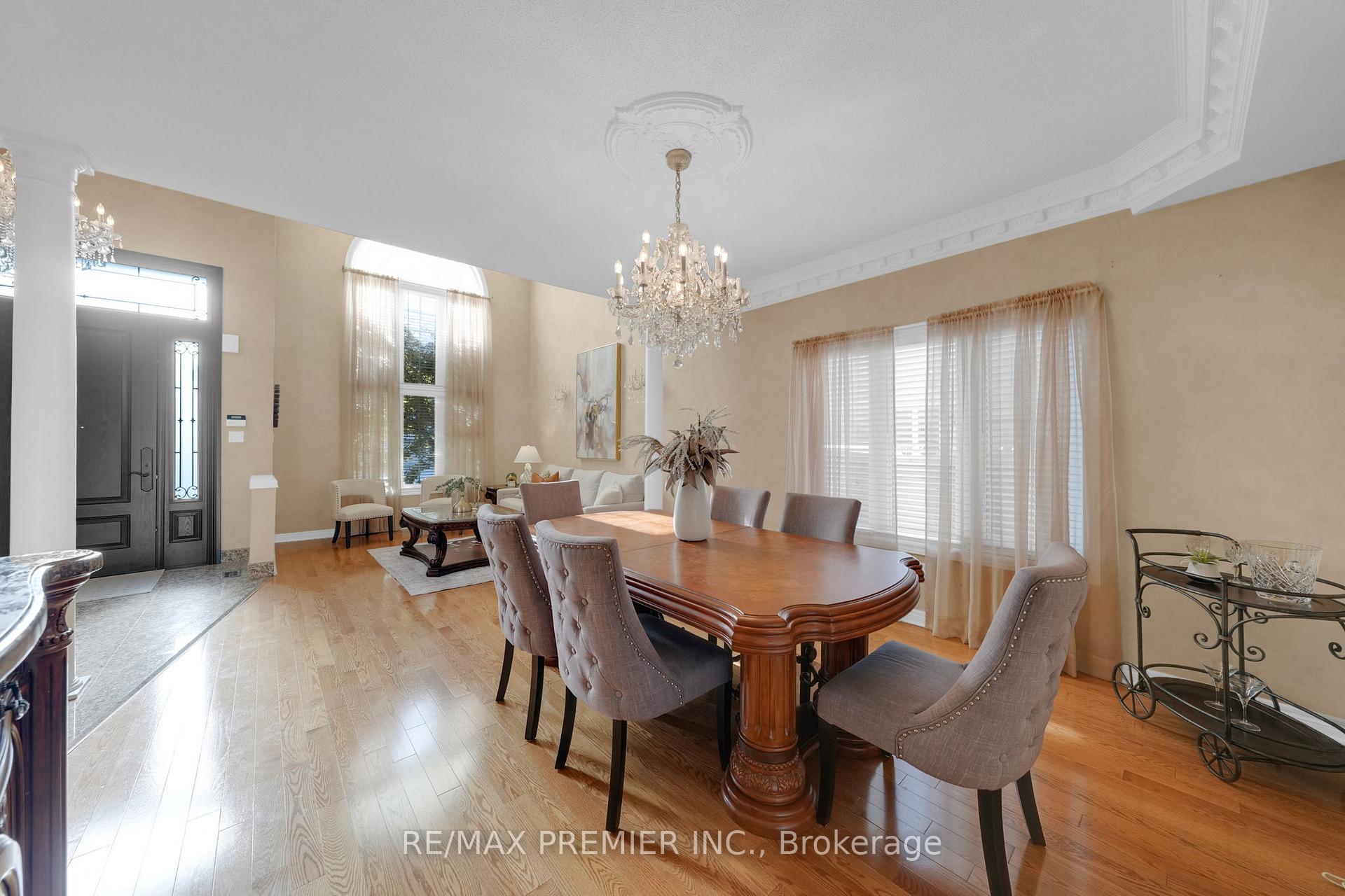 Photo 7 of 93 Novaview Crescent, Vaughan, East Woodbridge — HOMEH