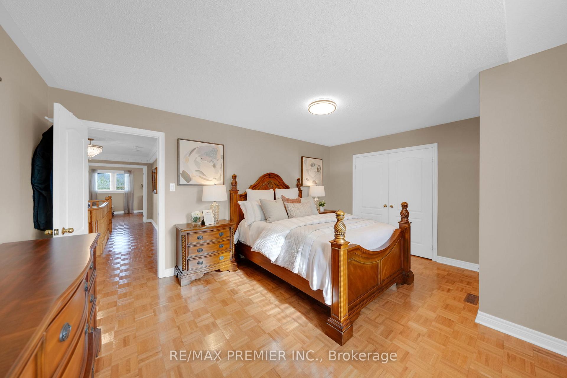 Photo 25 of 93 Novaview Crescent, Vaughan, East Woodbridge — HOMEH