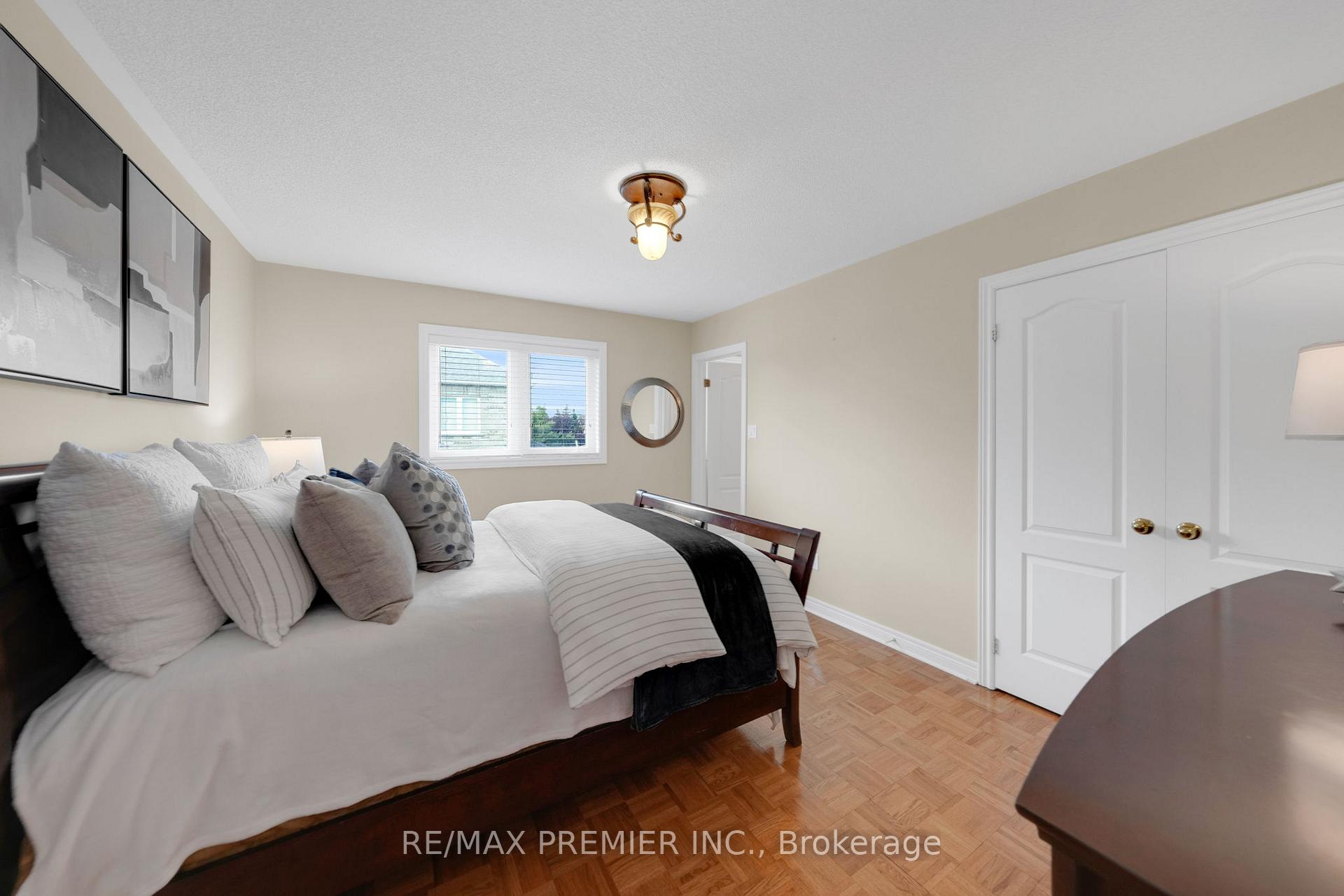 Photo 29 of 93 Novaview Crescent, Vaughan, East Woodbridge — HOMEH