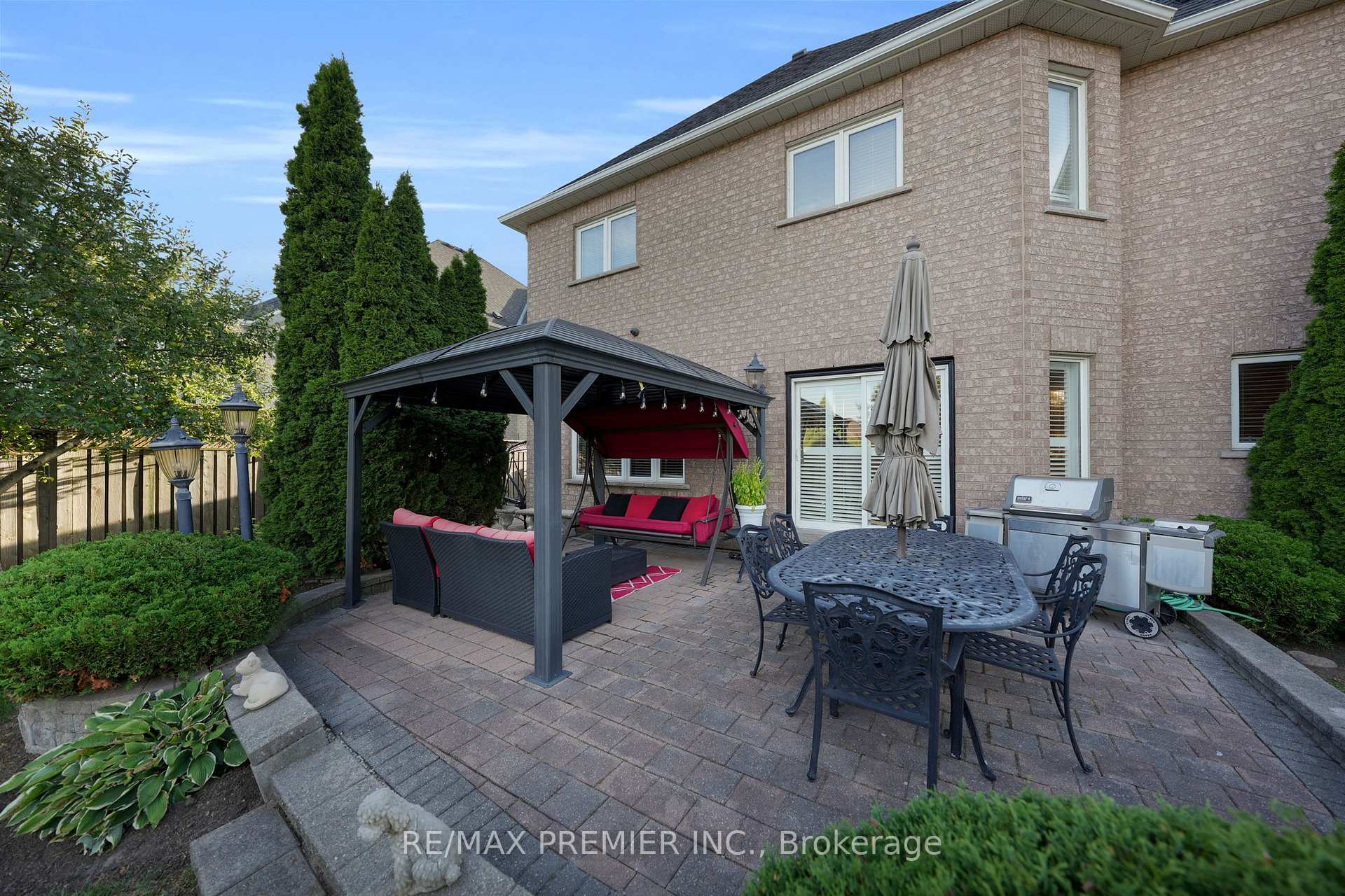 Photo 39 of 93 Novaview Crescent, Vaughan, East Woodbridge — HOMEH