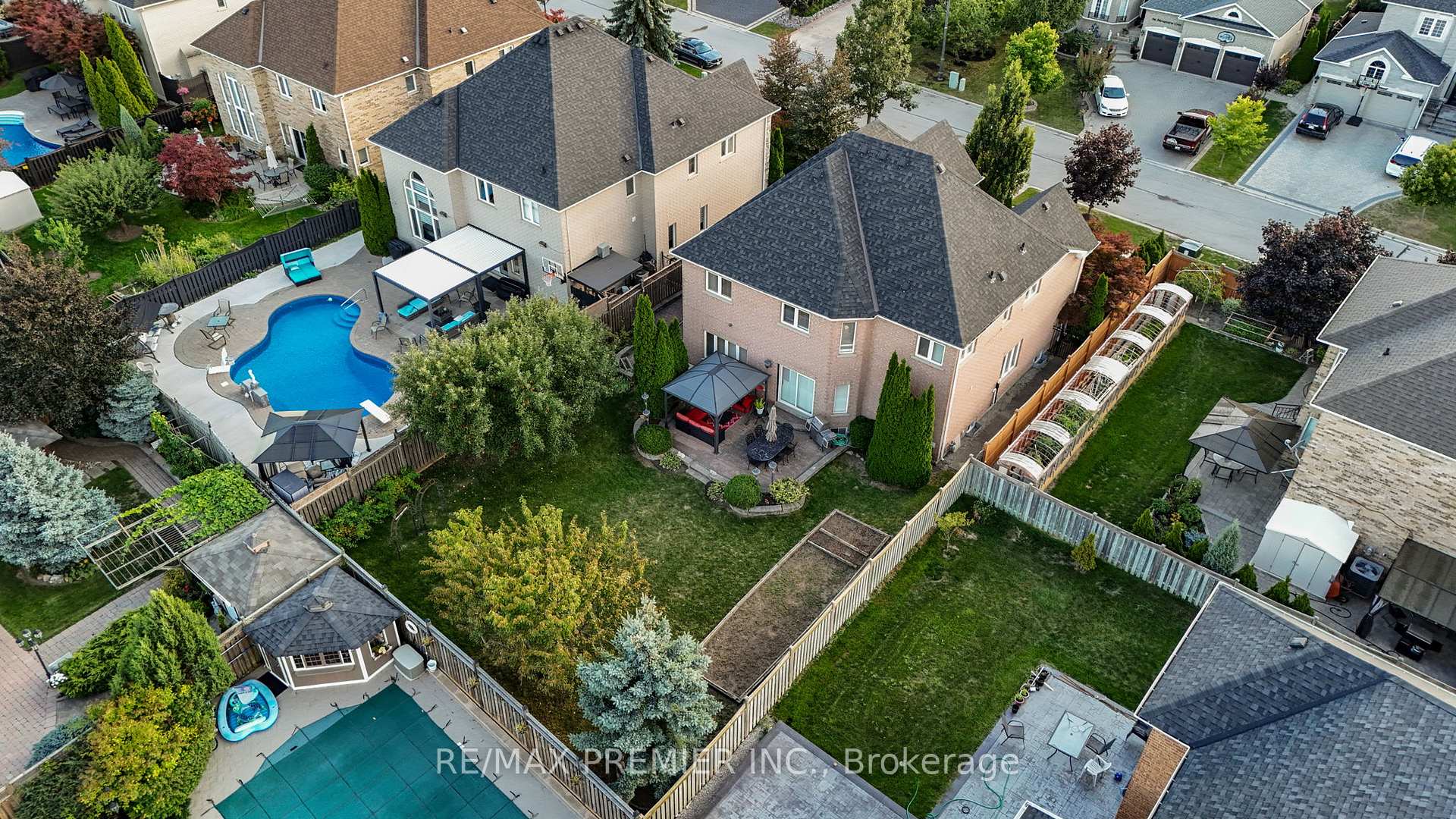 Photo 42 of 93 Novaview Crescent, Vaughan, East Woodbridge — HOMEH