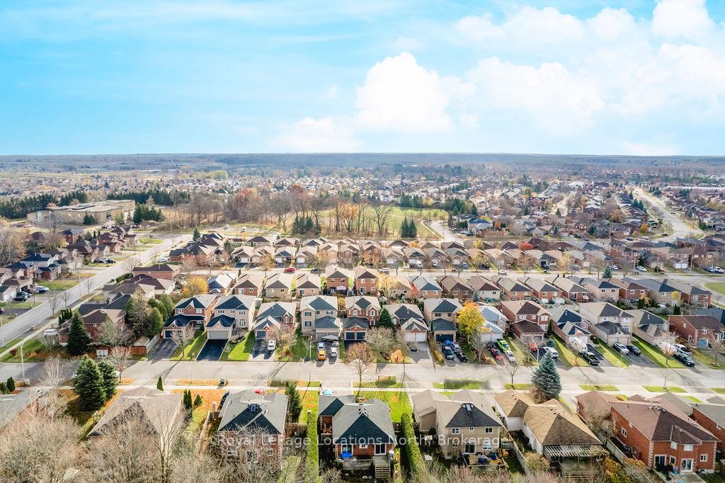 Photo 44 of 45 Holly Meadow Road, Barrie, Holly — HOMEH