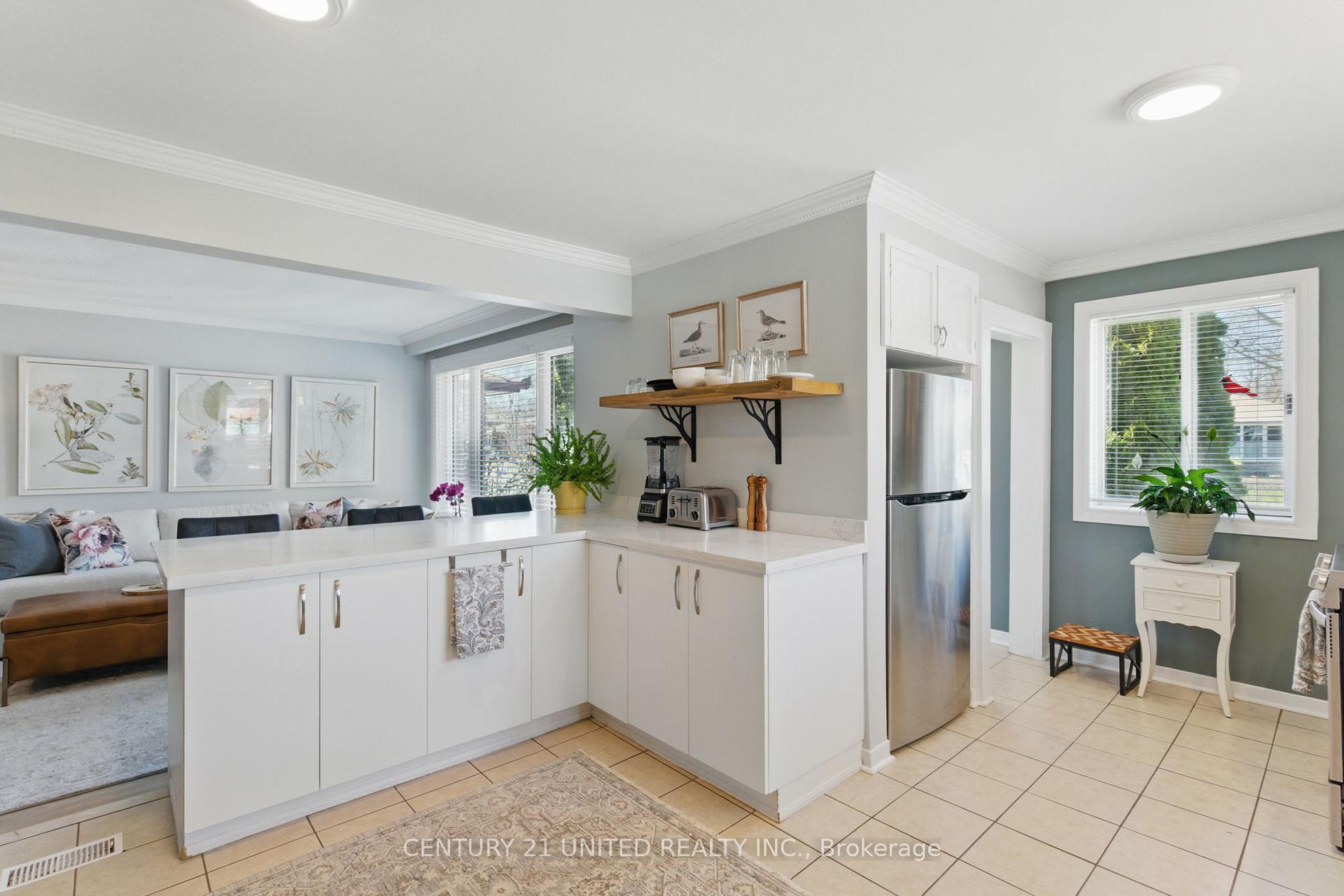 Photo 10 of 243 Lupin Drive, Whitby, Downtown Whitby — HOMEH