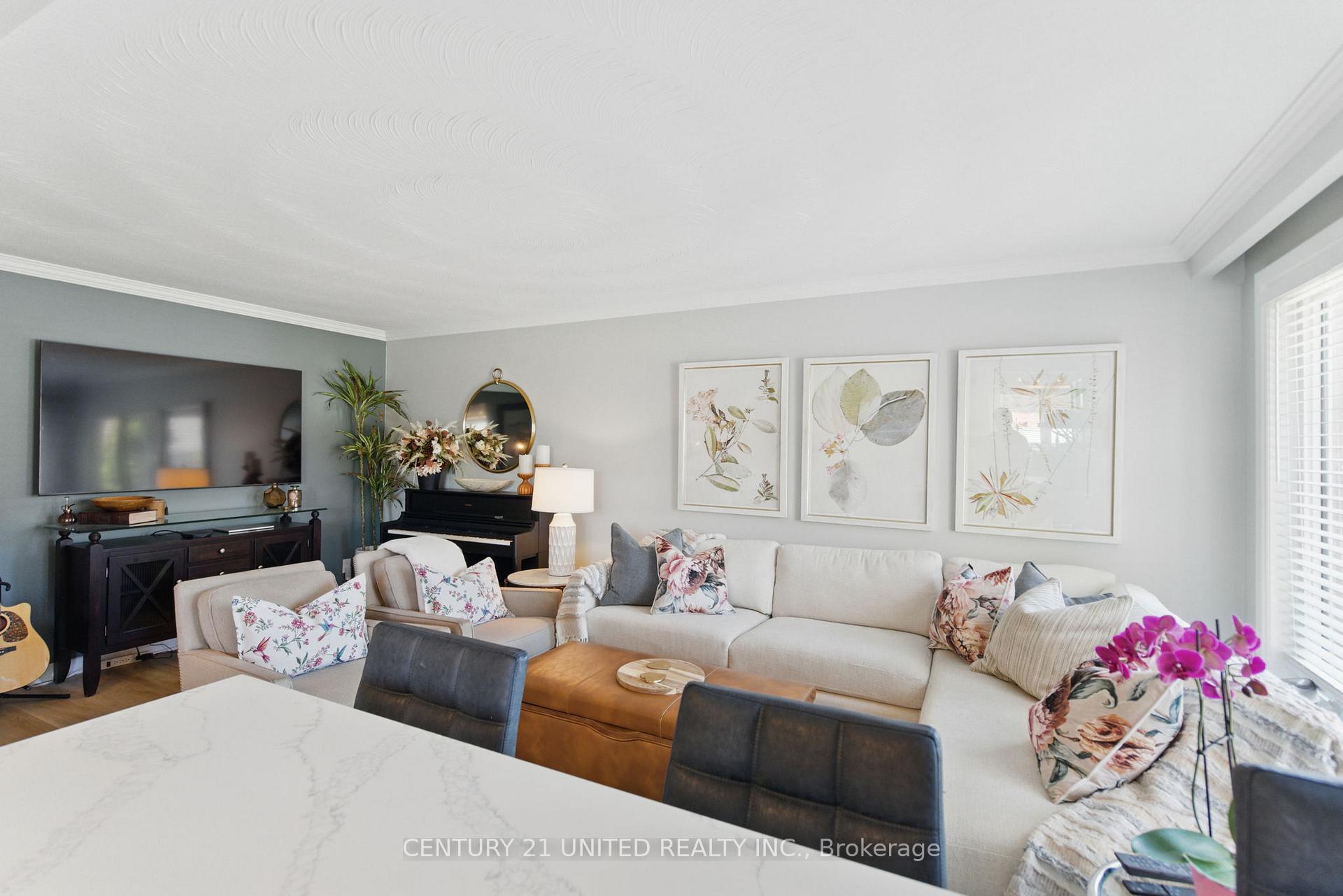 Photo 14 of 243 Lupin Drive, Whitby, Downtown Whitby — HOMEH