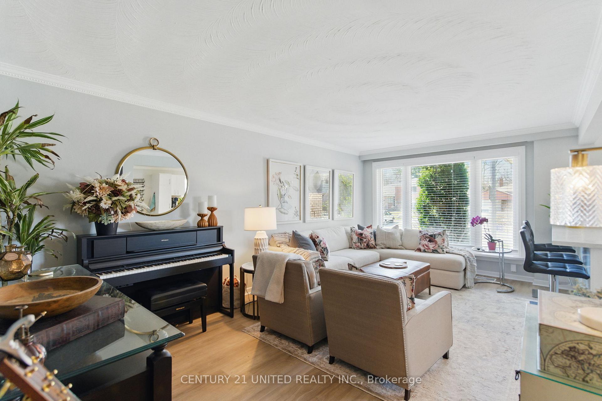 Photo 17 of 243 Lupin Drive, Whitby, Downtown Whitby — HOMEH