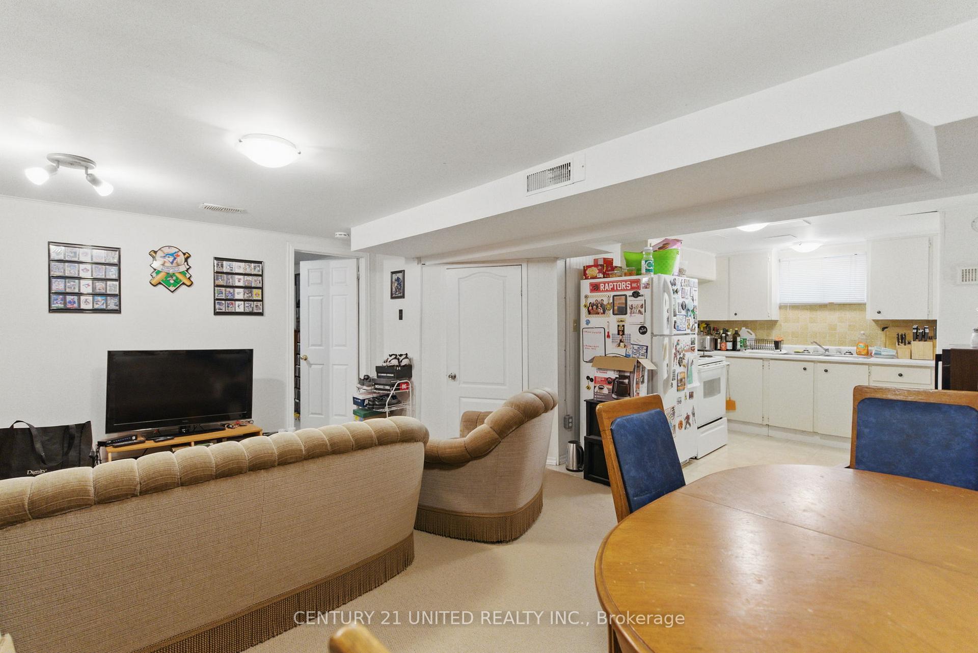 Photo 24 of 243 Lupin Drive, Whitby, Downtown Whitby — HOMEH