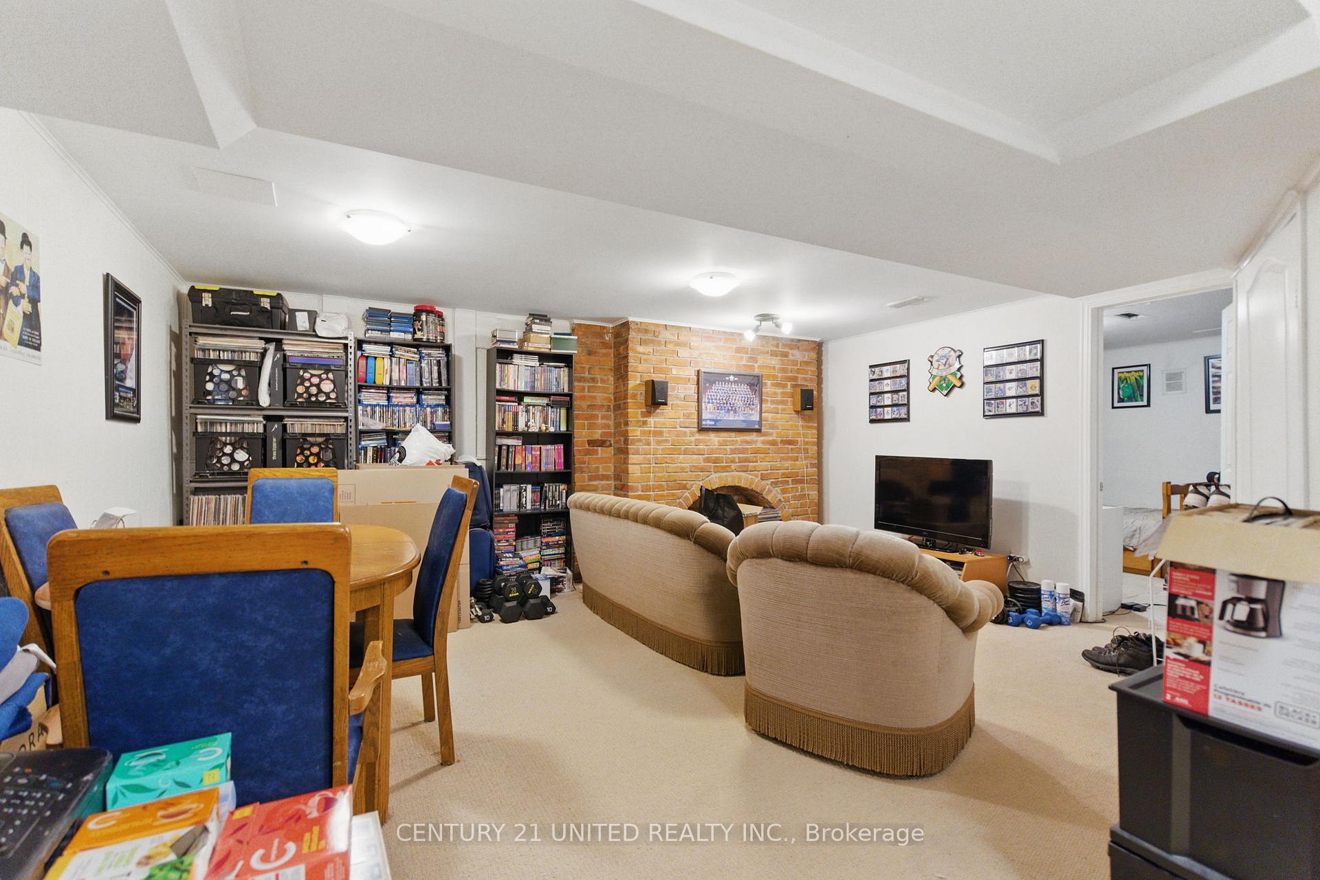 Photo 25 of 243 Lupin Drive, Whitby, Downtown Whitby — HOMEH