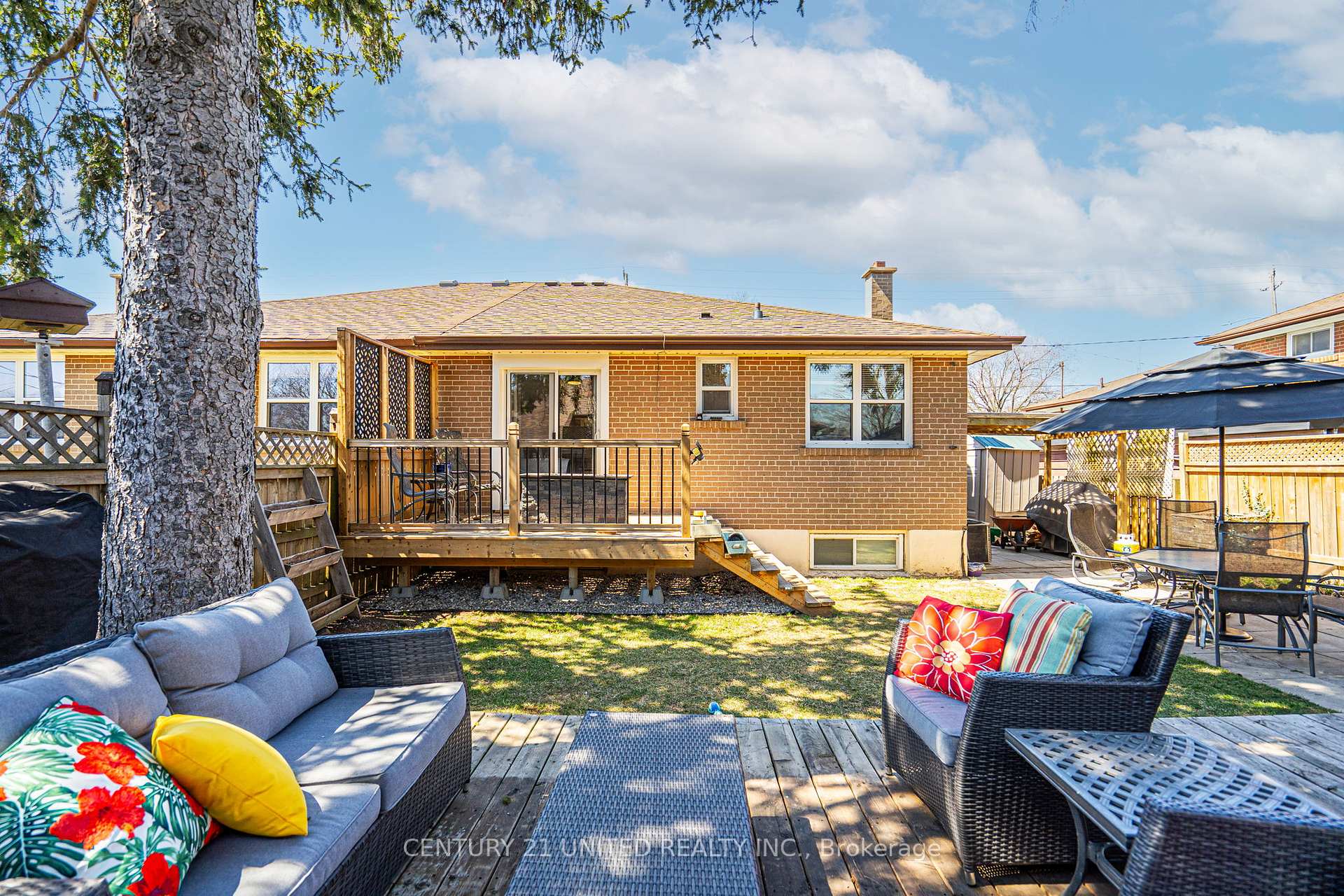 Photo 30 of 243 Lupin Drive, Whitby, Downtown Whitby — HOMEH